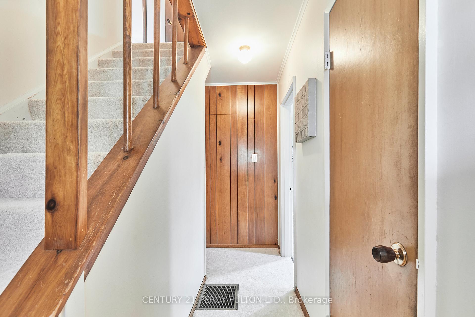Photo 13 of 7 Parry Road, Ajax, South East — HOMEH