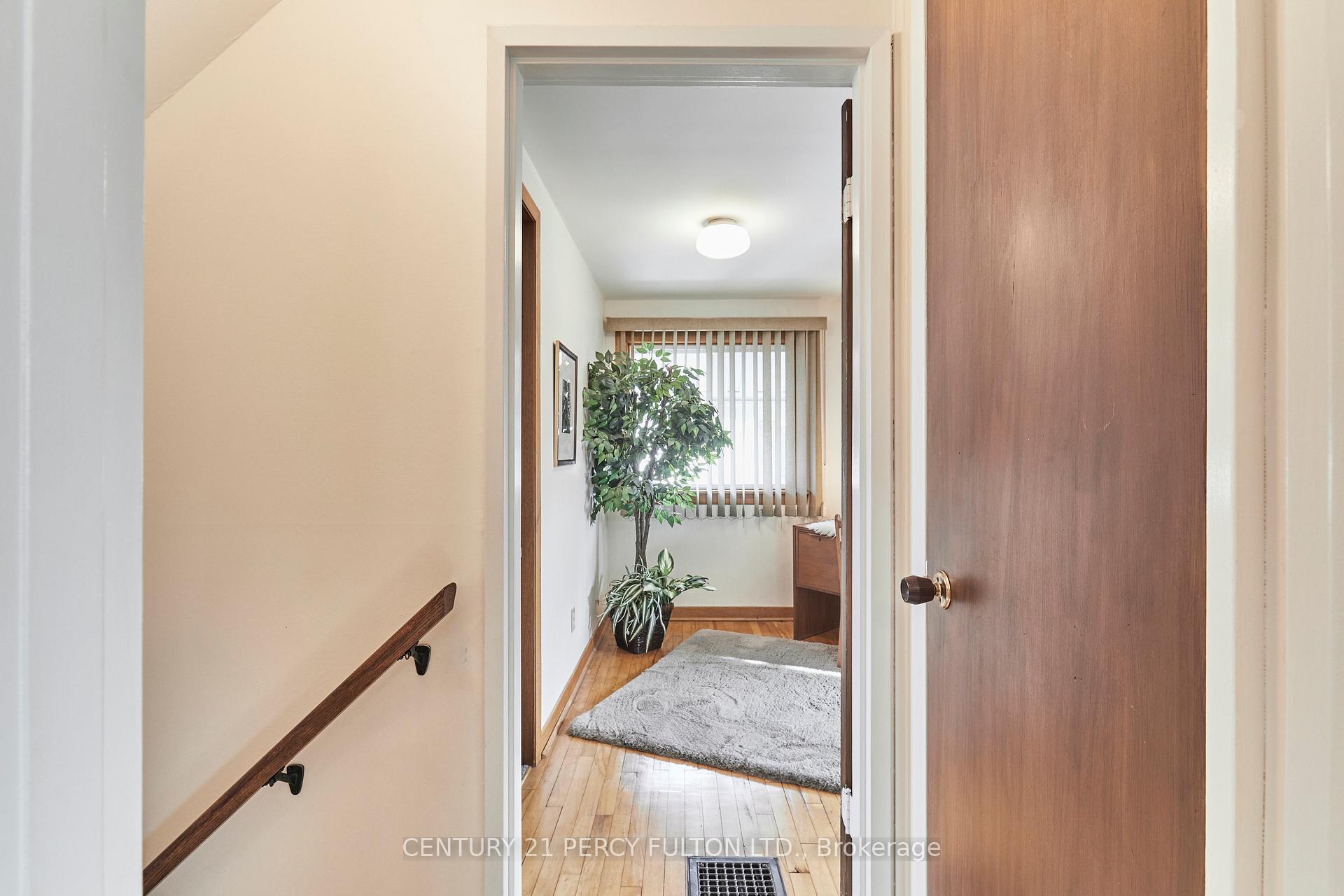 Photo 15 of 7 Parry Road, Ajax, South East — HOMEH