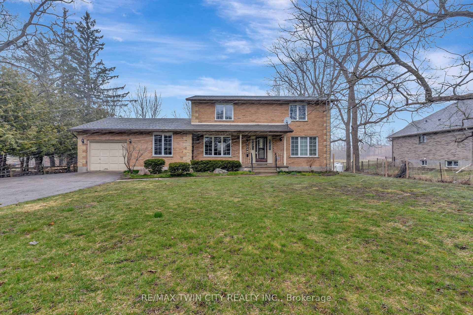 Photo 1 of 1901 8th Con Road W, Hamilton, Rural Flamborough — HOMEH