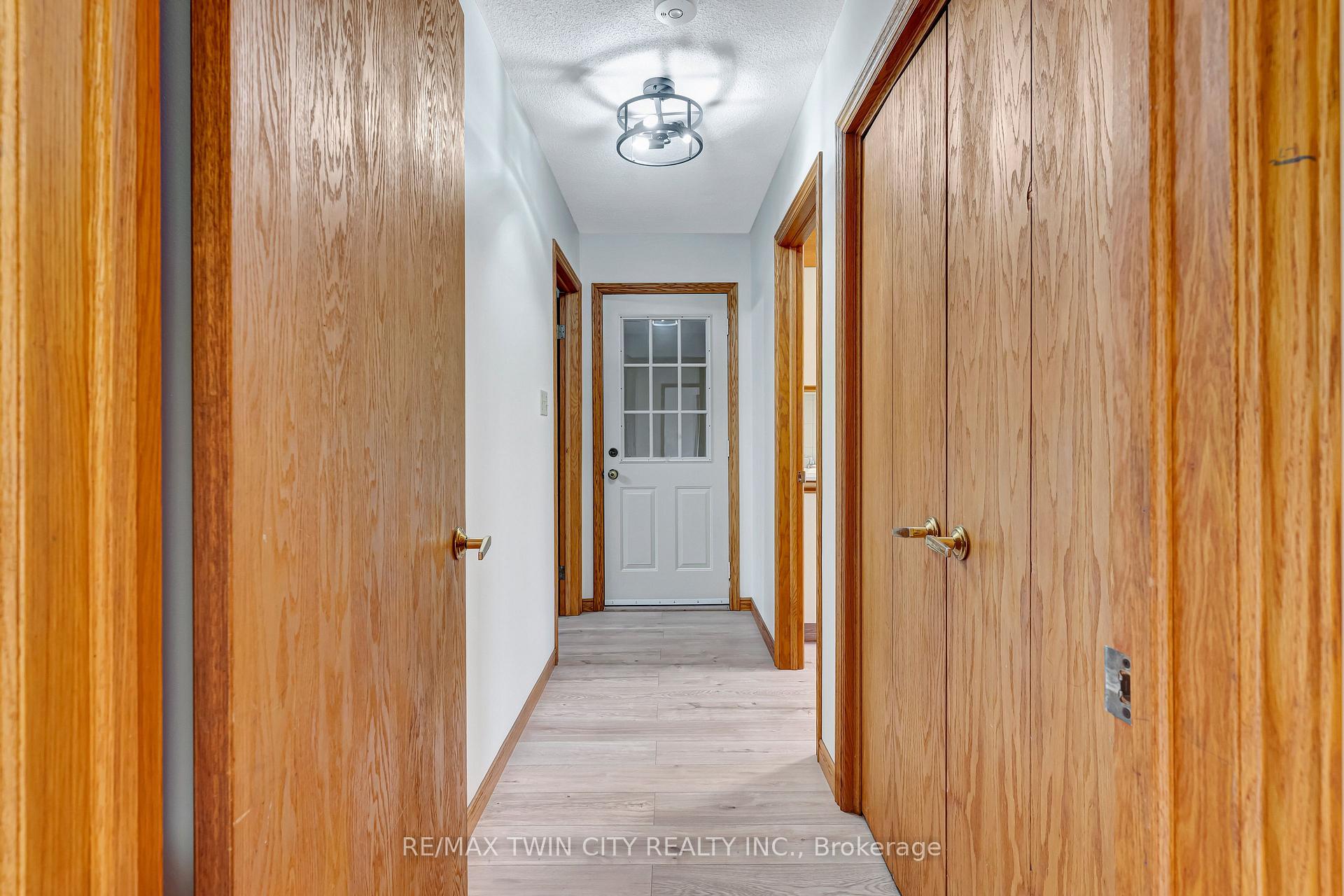 Photo 17 of 1901 8th Con Road W, Hamilton, Rural Flamborough — HOMEH