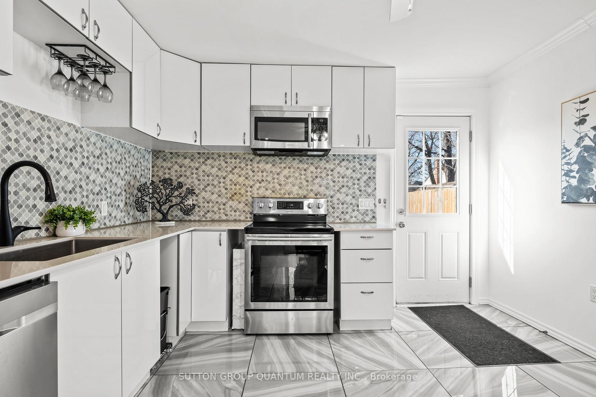 Photo 5 of 251 Julian Avenue, Hamilton, Normanhurst — HOMEH