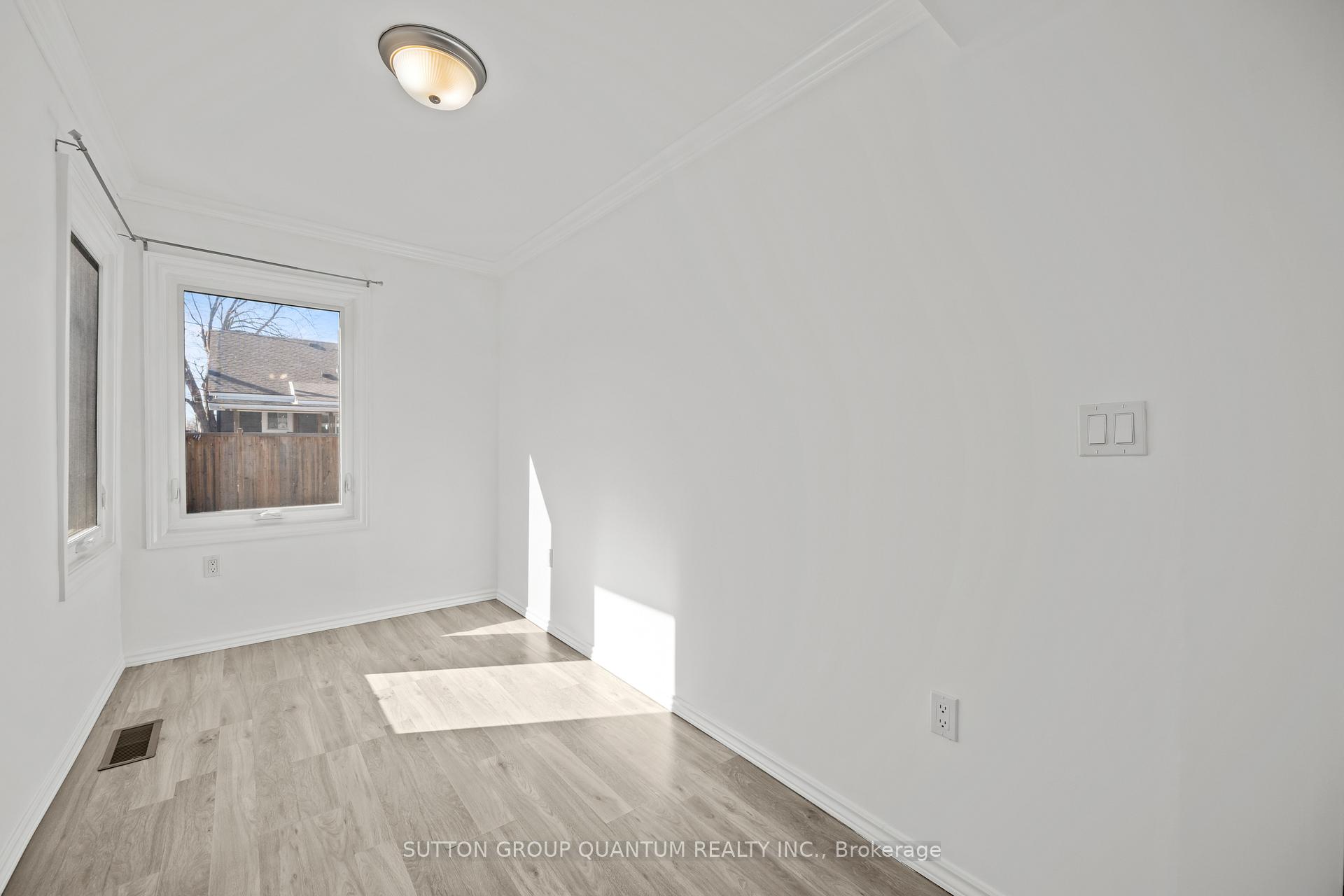 Photo 4 of 251 Julian Avenue, Hamilton, Normanhurst — HOMEH
