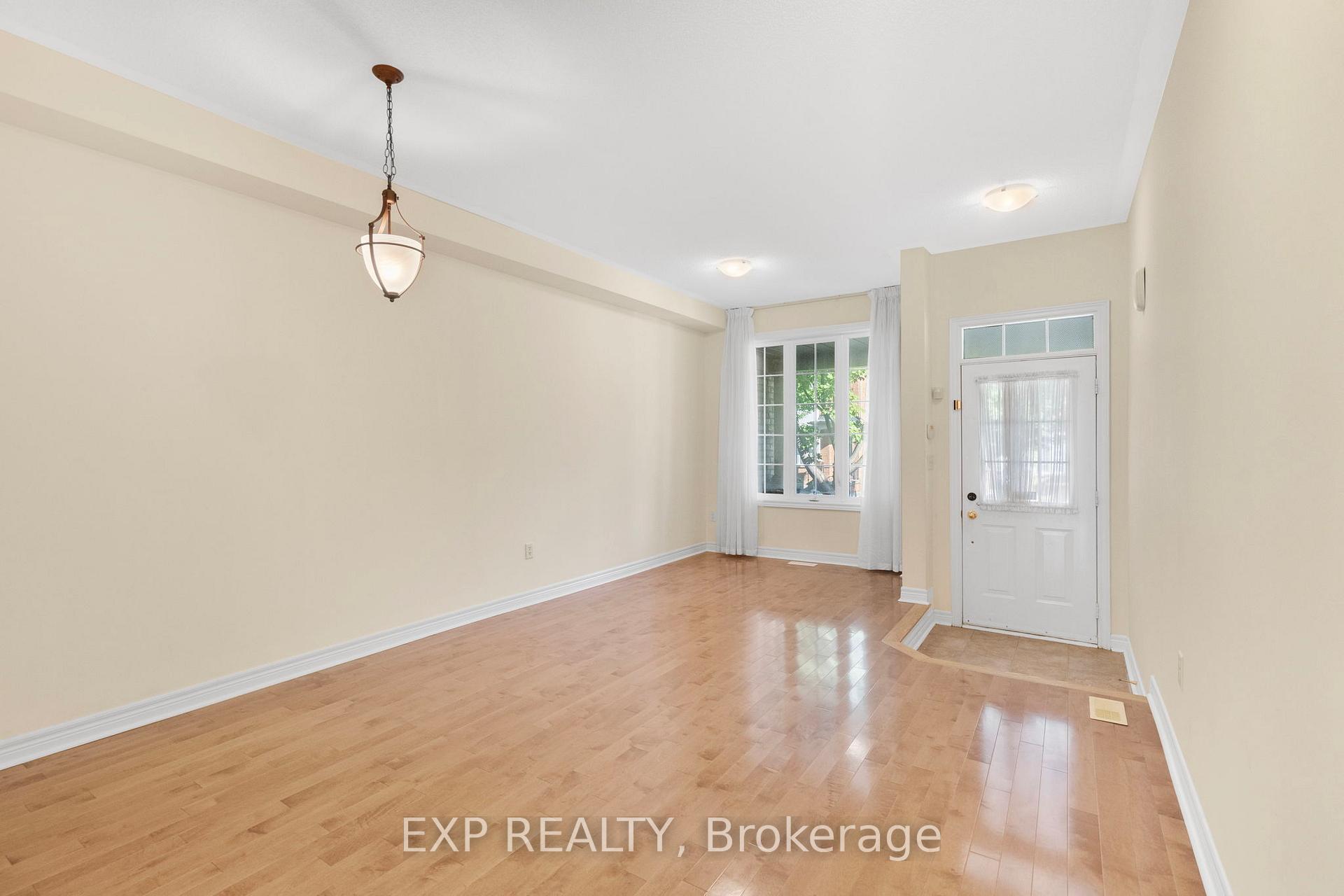 Photo 12 of 87 Pillar Rock Crescent, Markham, Victoria Manor-Jennings Gate — HOMEH