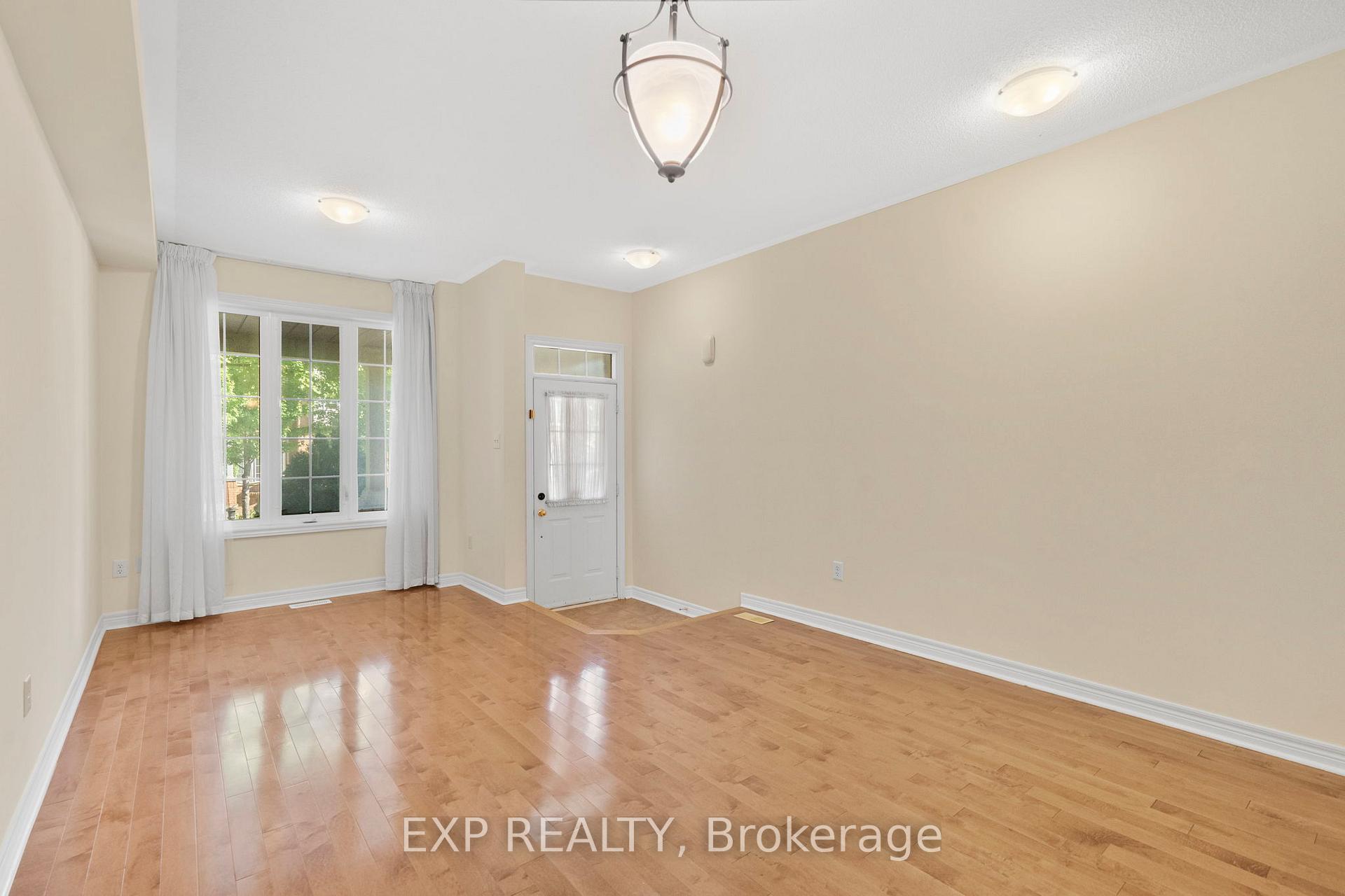 Photo 6 of 87 Pillar Rock Crescent, Markham, Victoria Manor-Jennings Gate — HOMEH