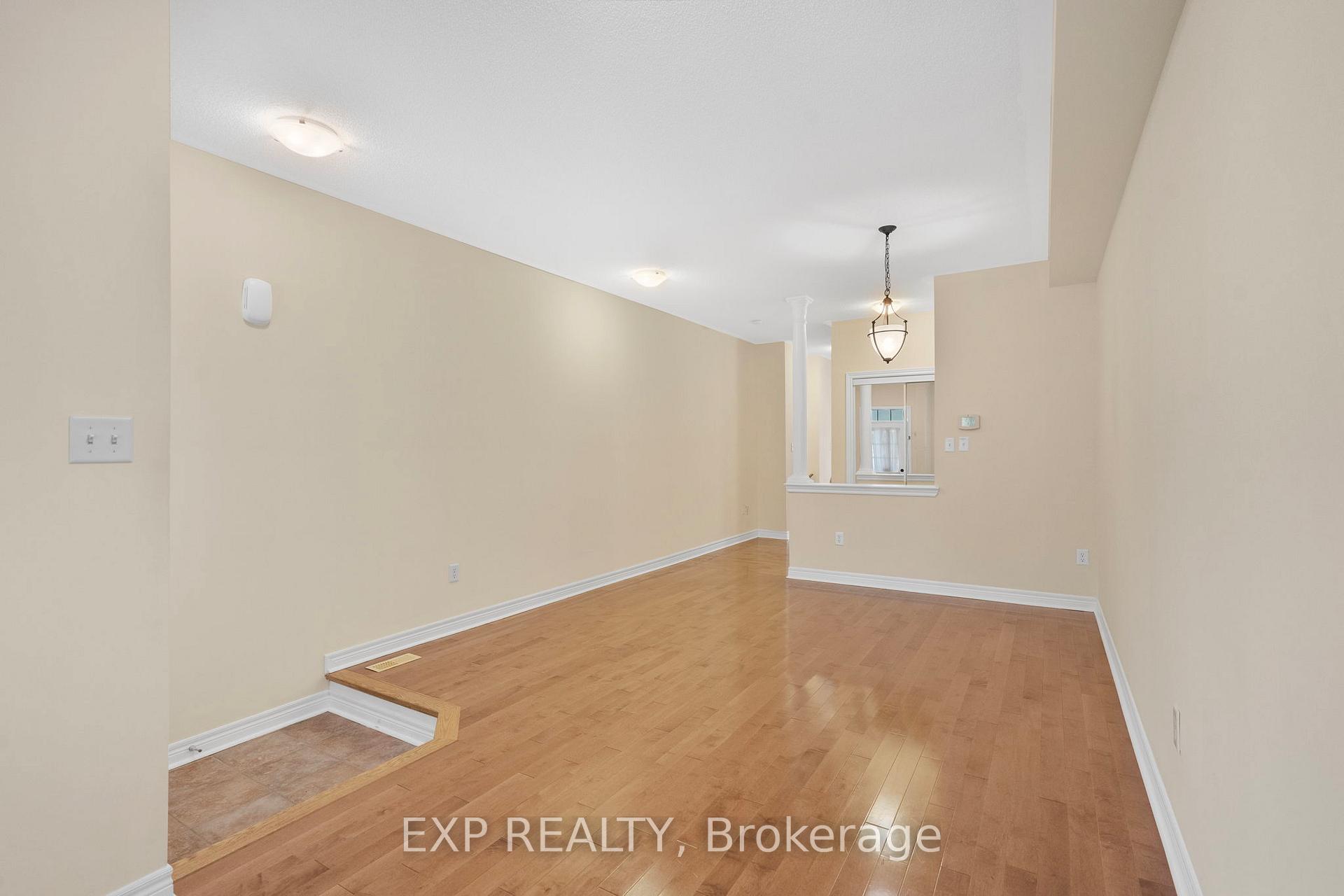 Photo 5 of 87 Pillar Rock Crescent, Markham, Victoria Manor-Jennings Gate — HOMEH
