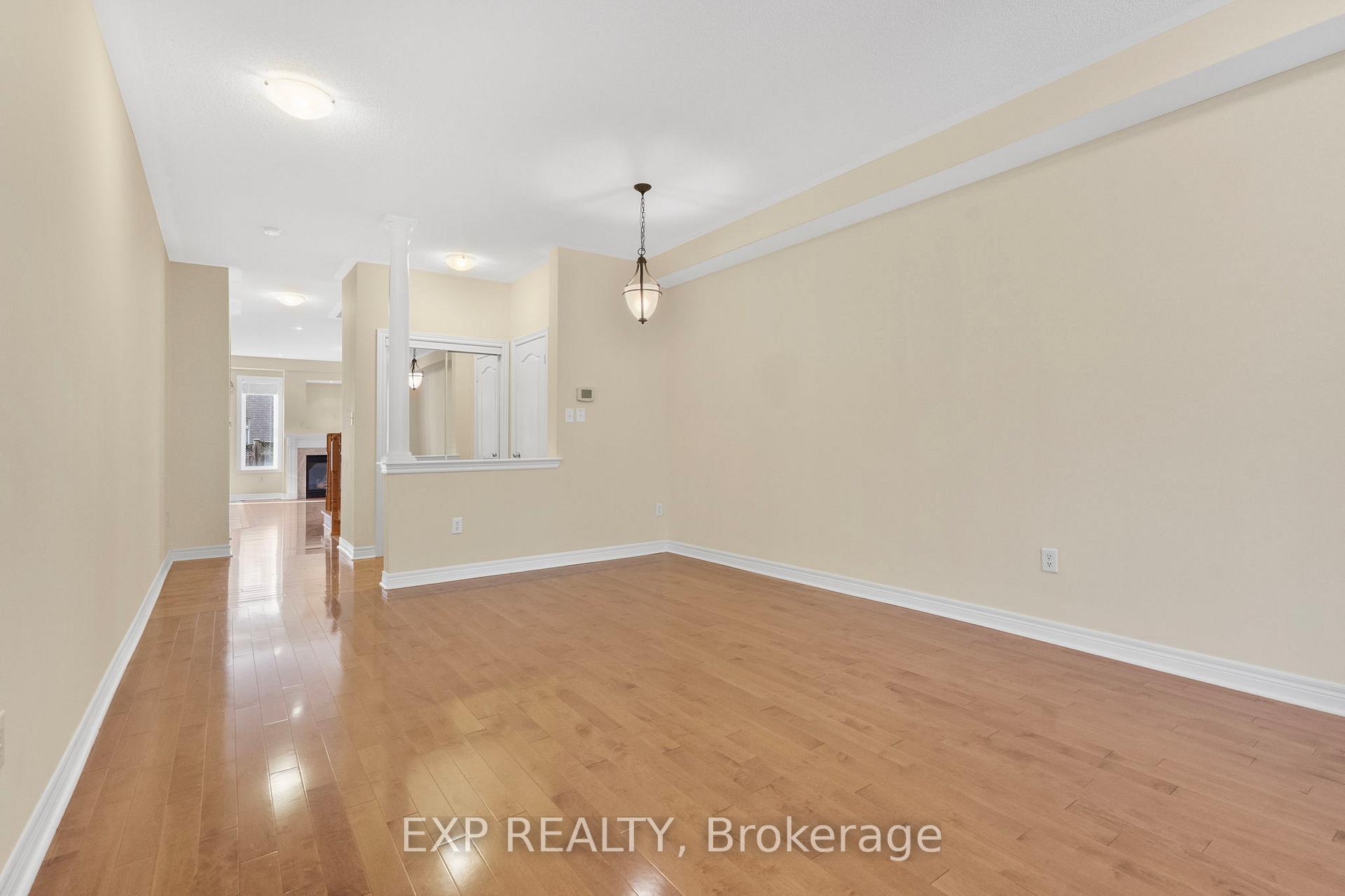 Photo 4 of 87 Pillar Rock Crescent, Markham, Victoria Manor-Jennings Gate — HOMEH