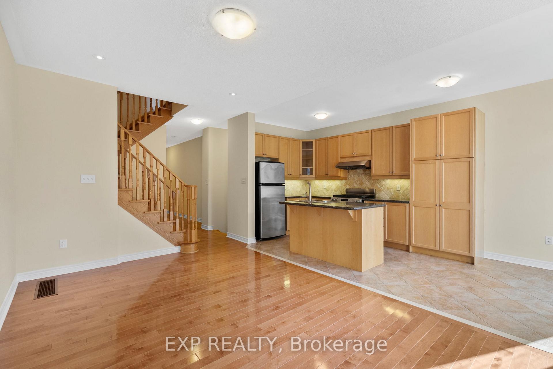 Photo 2 of 87 Pillar Rock Crescent, Markham, Victoria Manor-Jennings Gate — HOMEH
