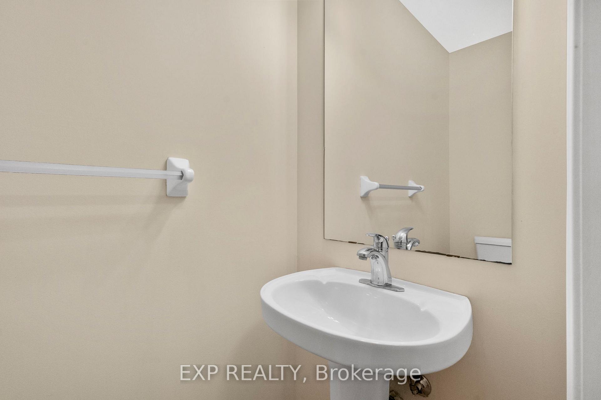 Photo 10 of 87 Pillar Rock Crescent, Markham, Victoria Manor-Jennings Gate — HOMEH