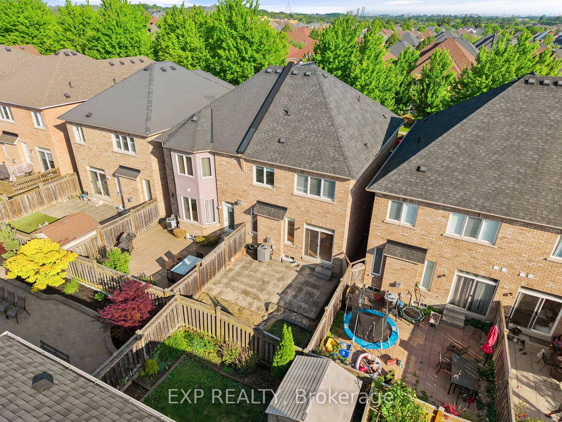 Photo 40 of 87 Pillar Rock Crescent, Markham, Victoria Manor-Jennings Gate — HOMEH