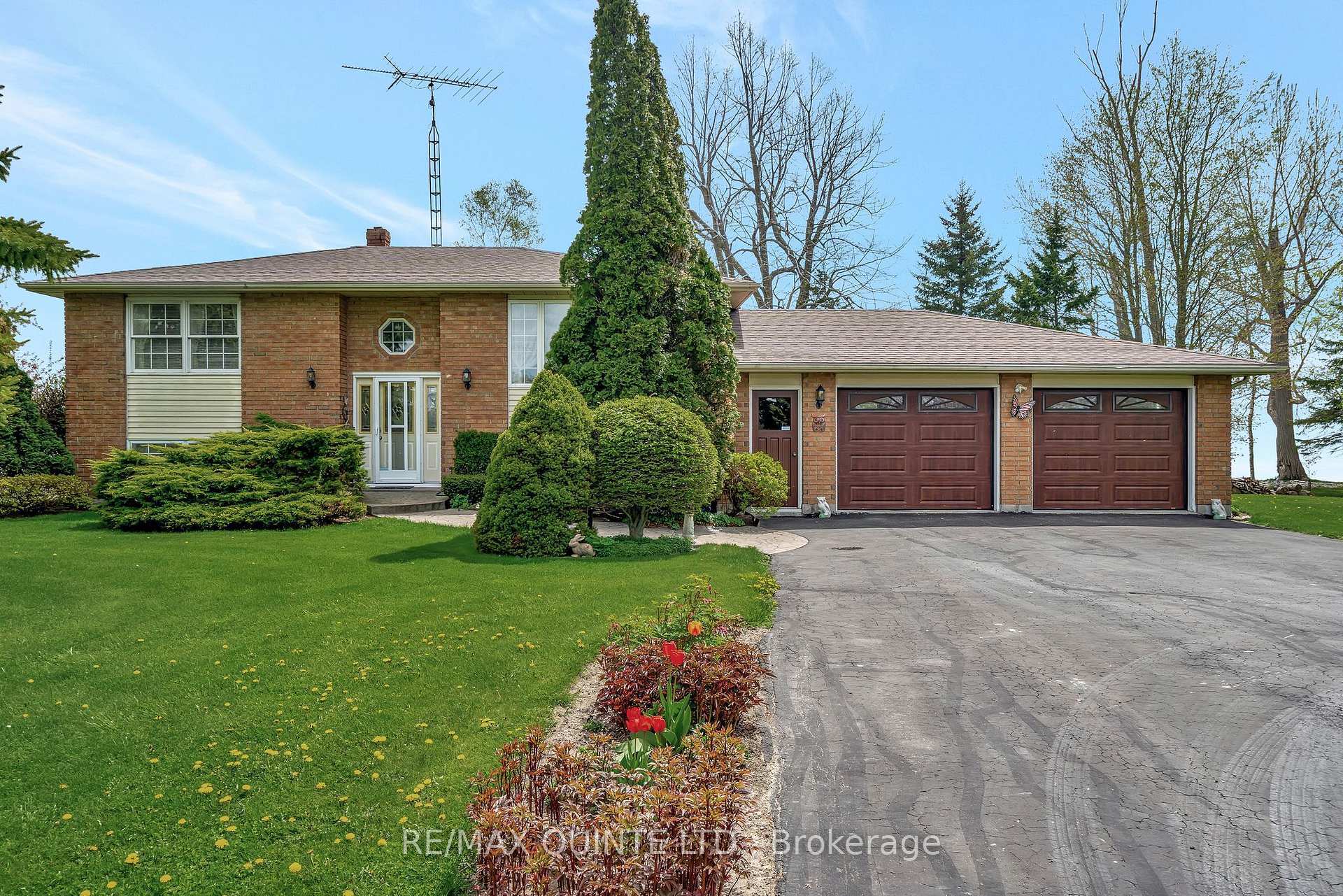 Photo 1 of 725 County Road 20, Prince Edward County, Hillier Ward — HOMEH
