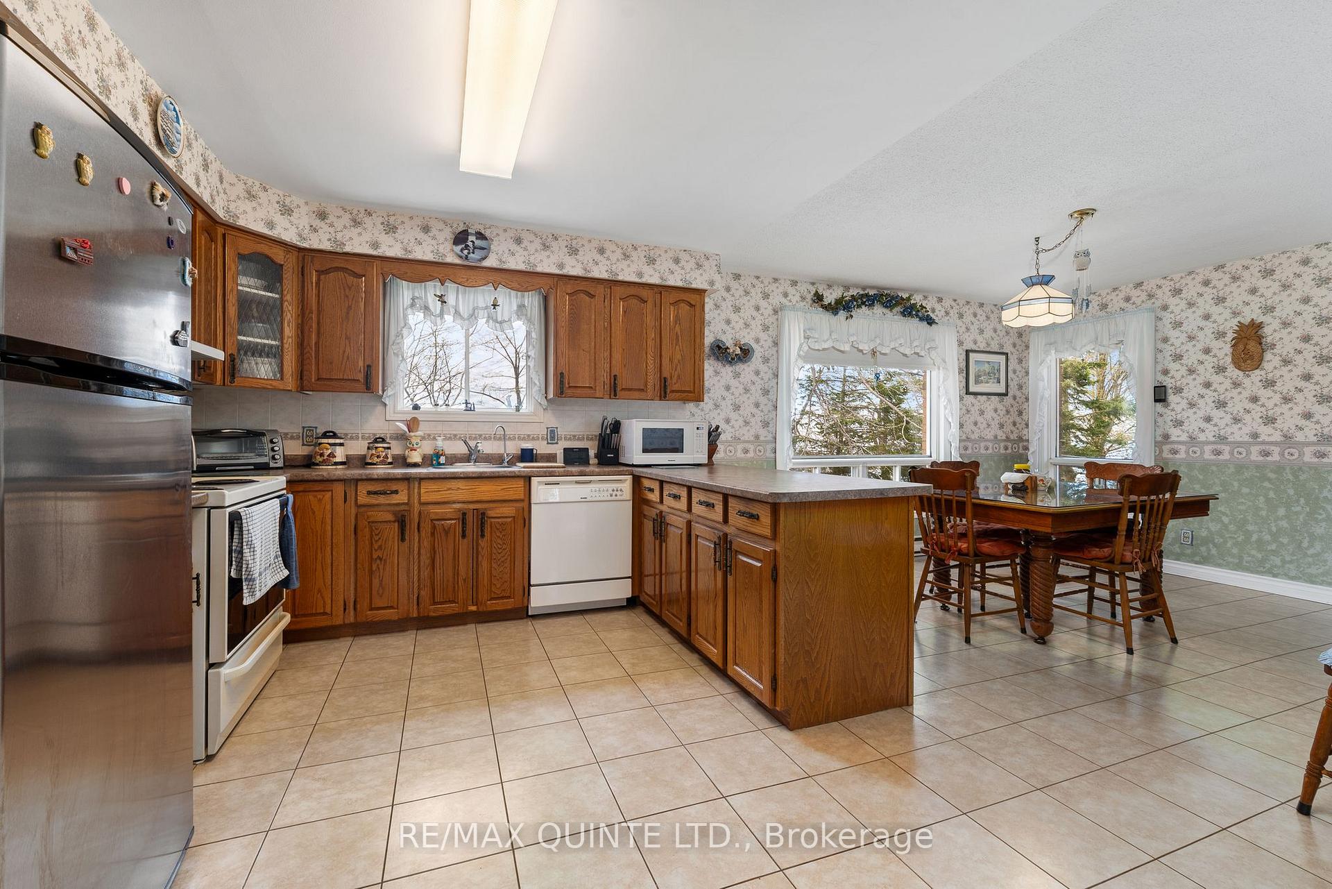 Photo 13 of 725 County Road 20, Prince Edward County, Hillier Ward — HOMEH