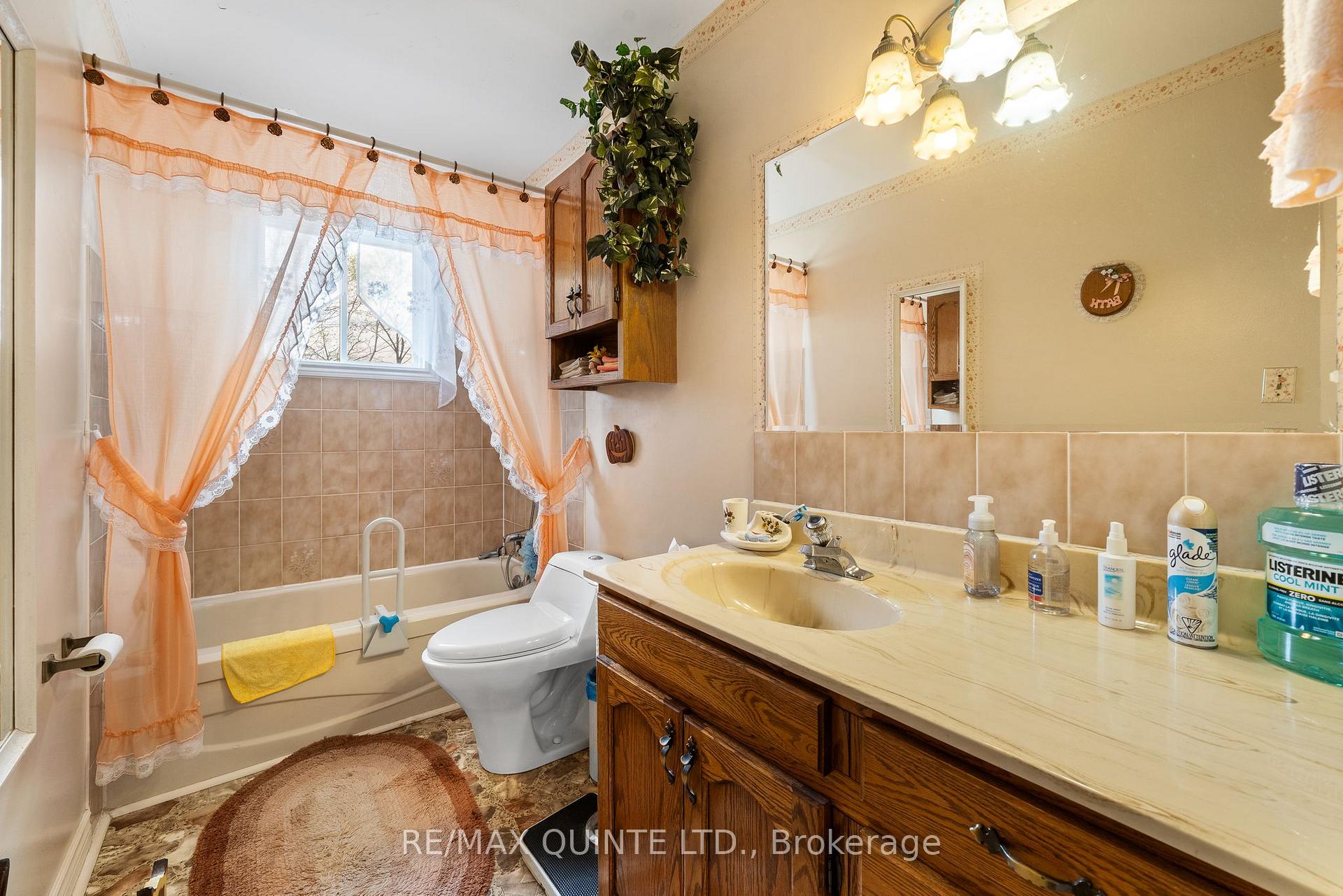 Photo 18 of 725 County Road 20, Prince Edward County, Hillier Ward — HOMEH