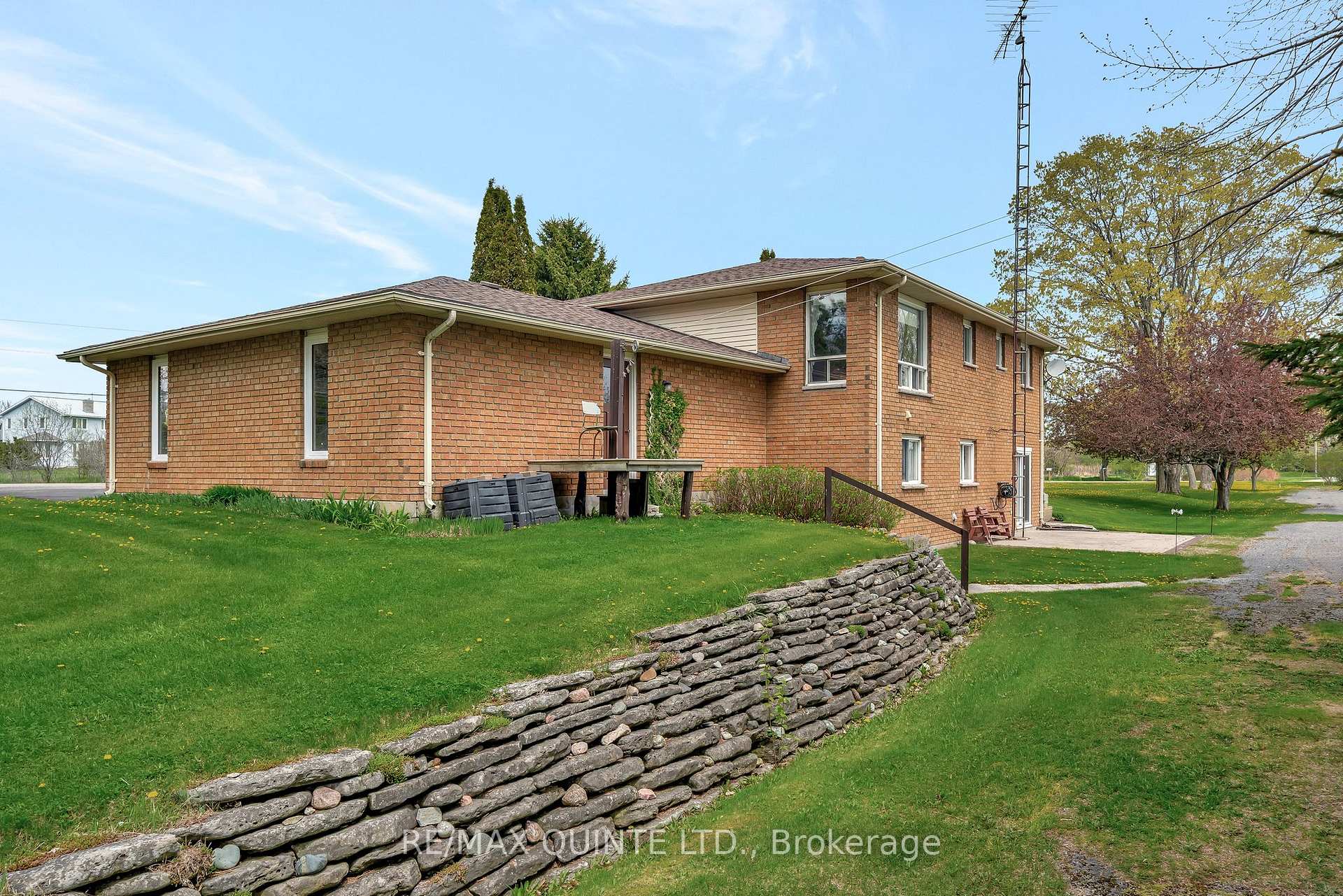 Photo 31 of 725 County Road 20, Prince Edward County, Hillier Ward — HOMEH