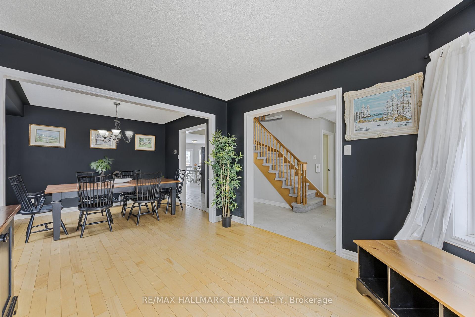 Photo 16 of 125 Monique Crescent, Barrie, East Bayfield — HOMEH