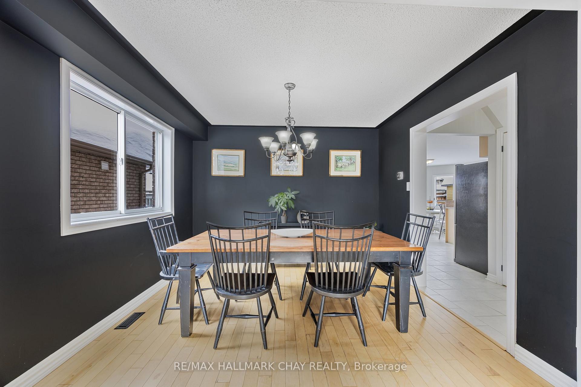 Photo 23 of 125 Monique Crescent, Barrie, East Bayfield — HOMEH