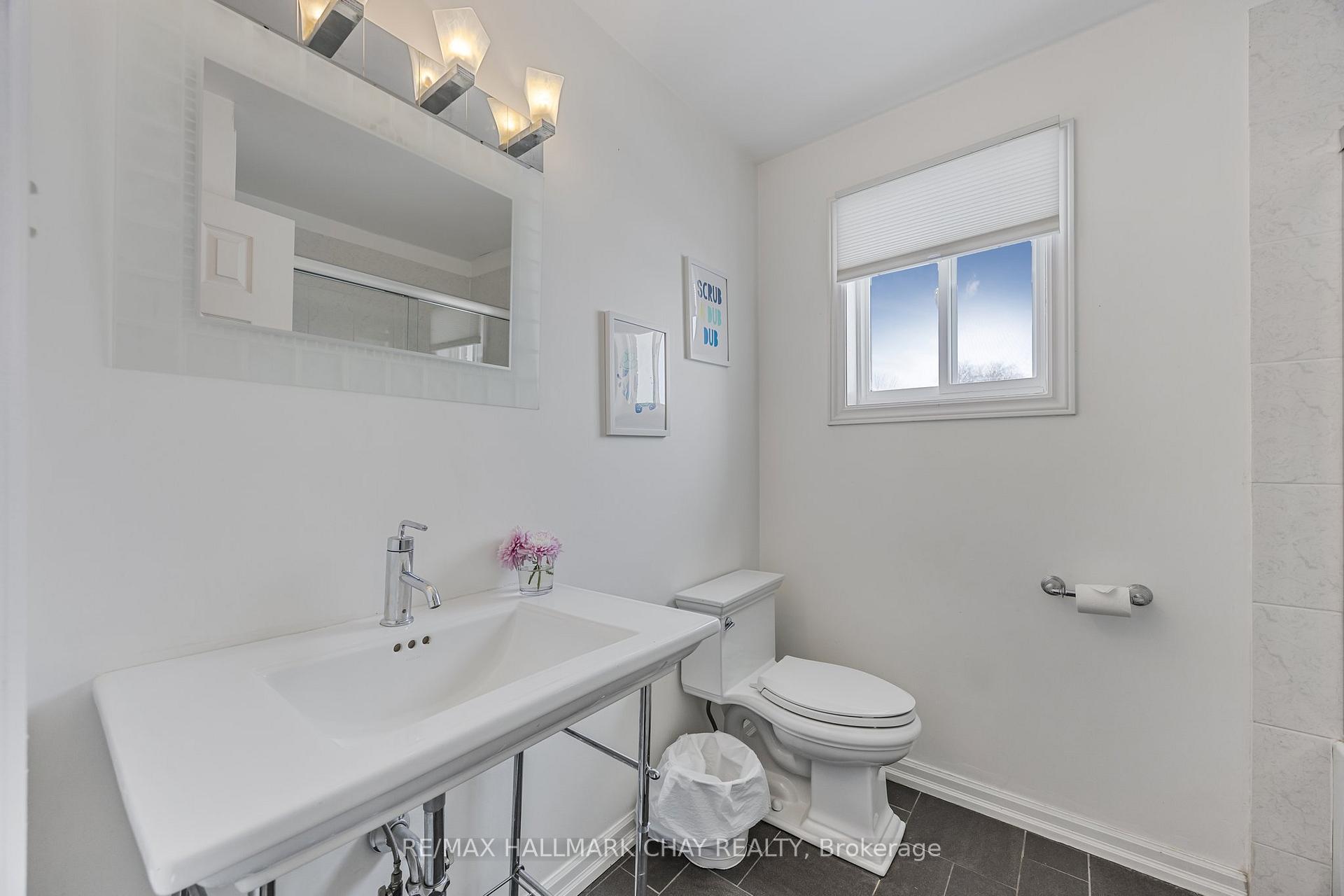 Photo 14 of 125 Monique Crescent, Barrie, East Bayfield — HOMEH