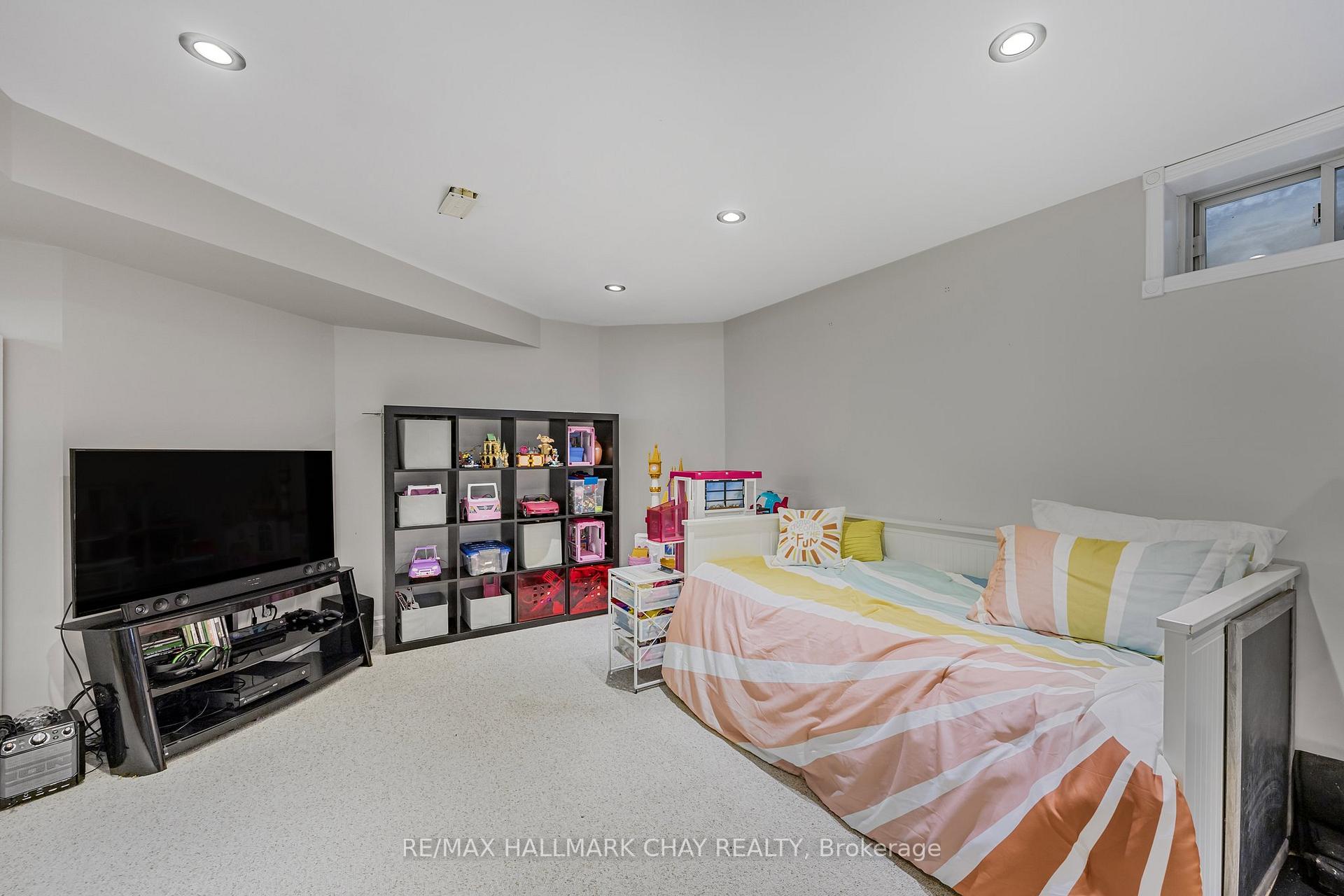 Photo 25 of 125 Monique Crescent, Barrie, East Bayfield — HOMEH
