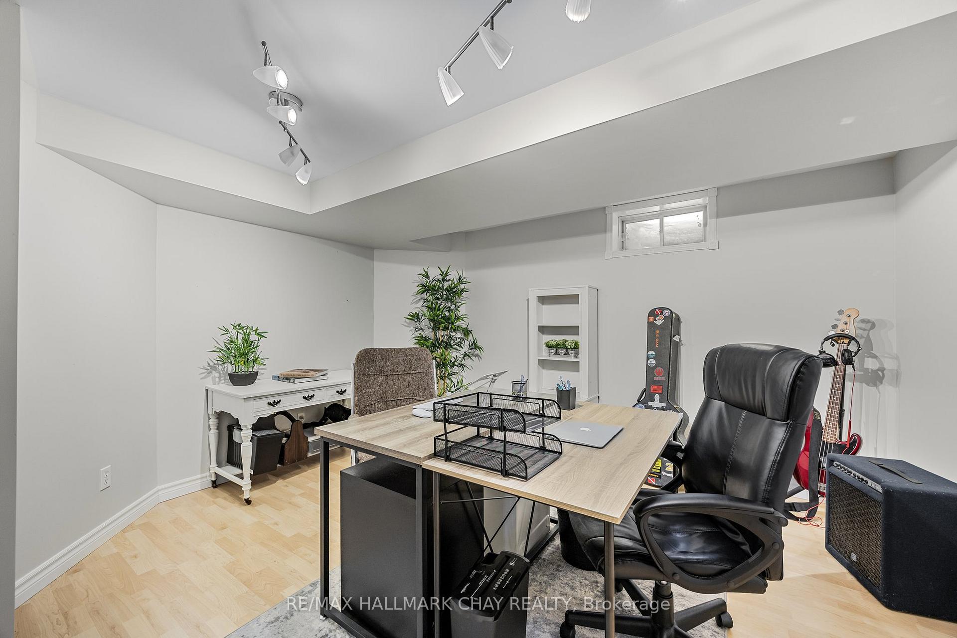 Photo 26 of 125 Monique Crescent, Barrie, East Bayfield — HOMEH