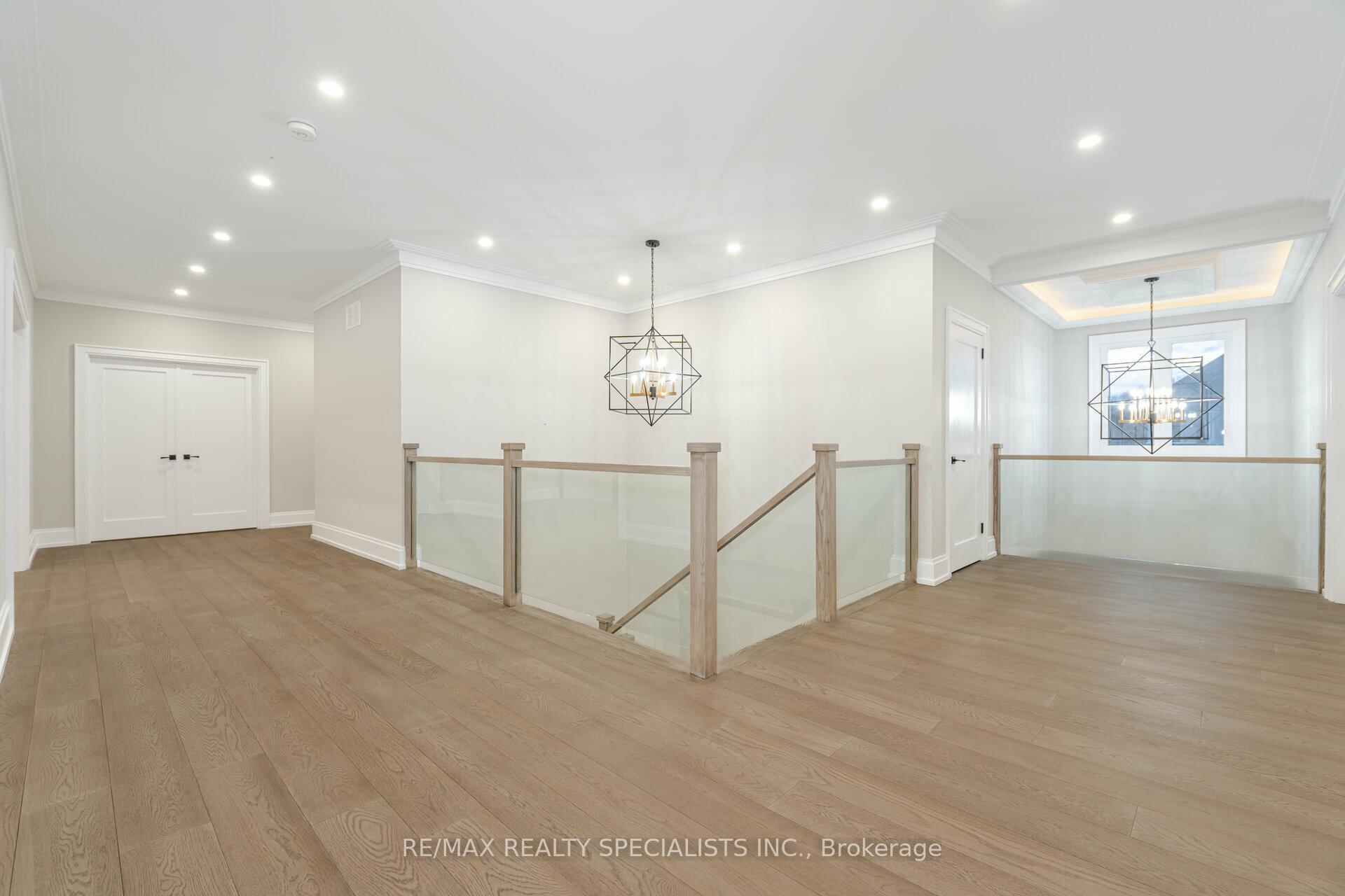 Photo 3 of 595 Kleinburg Summit Way, Vaughan, Kleinburg — HOMEH