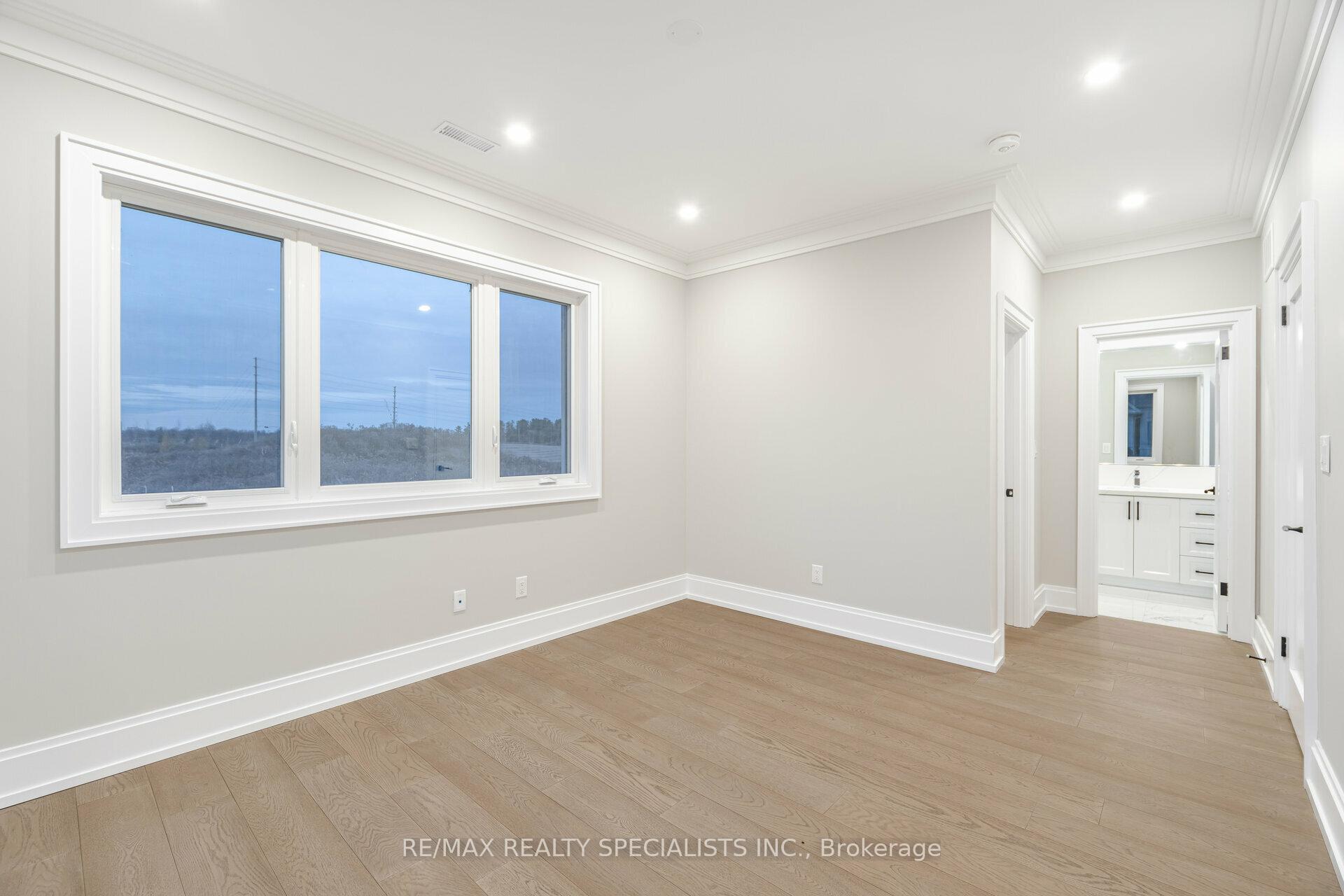 Photo 8 of 595 Kleinburg Summit Way, Vaughan, Kleinburg — HOMEH