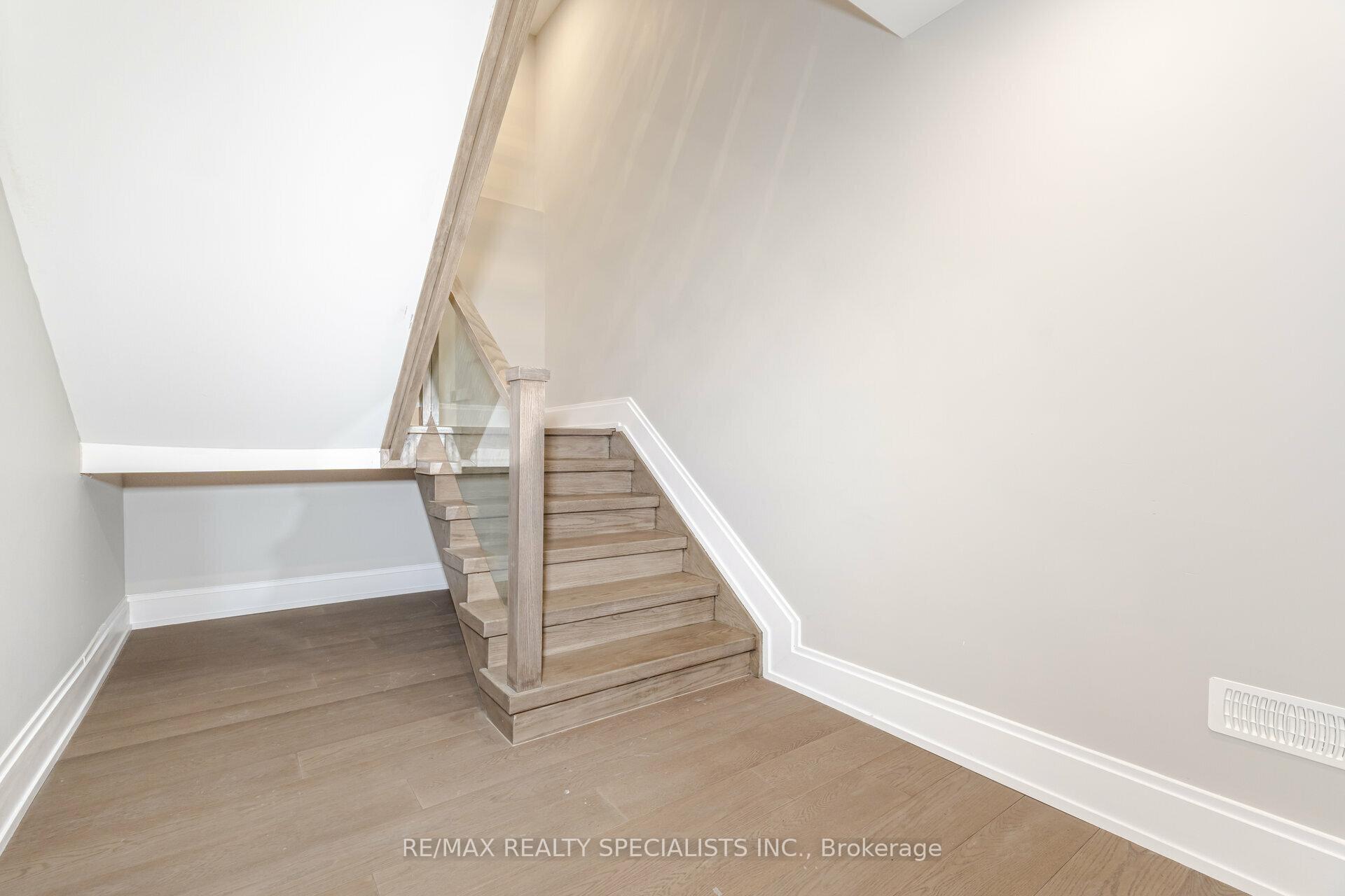 Photo 27 of 595 Kleinburg Summit Way, Vaughan, Kleinburg — HOMEH