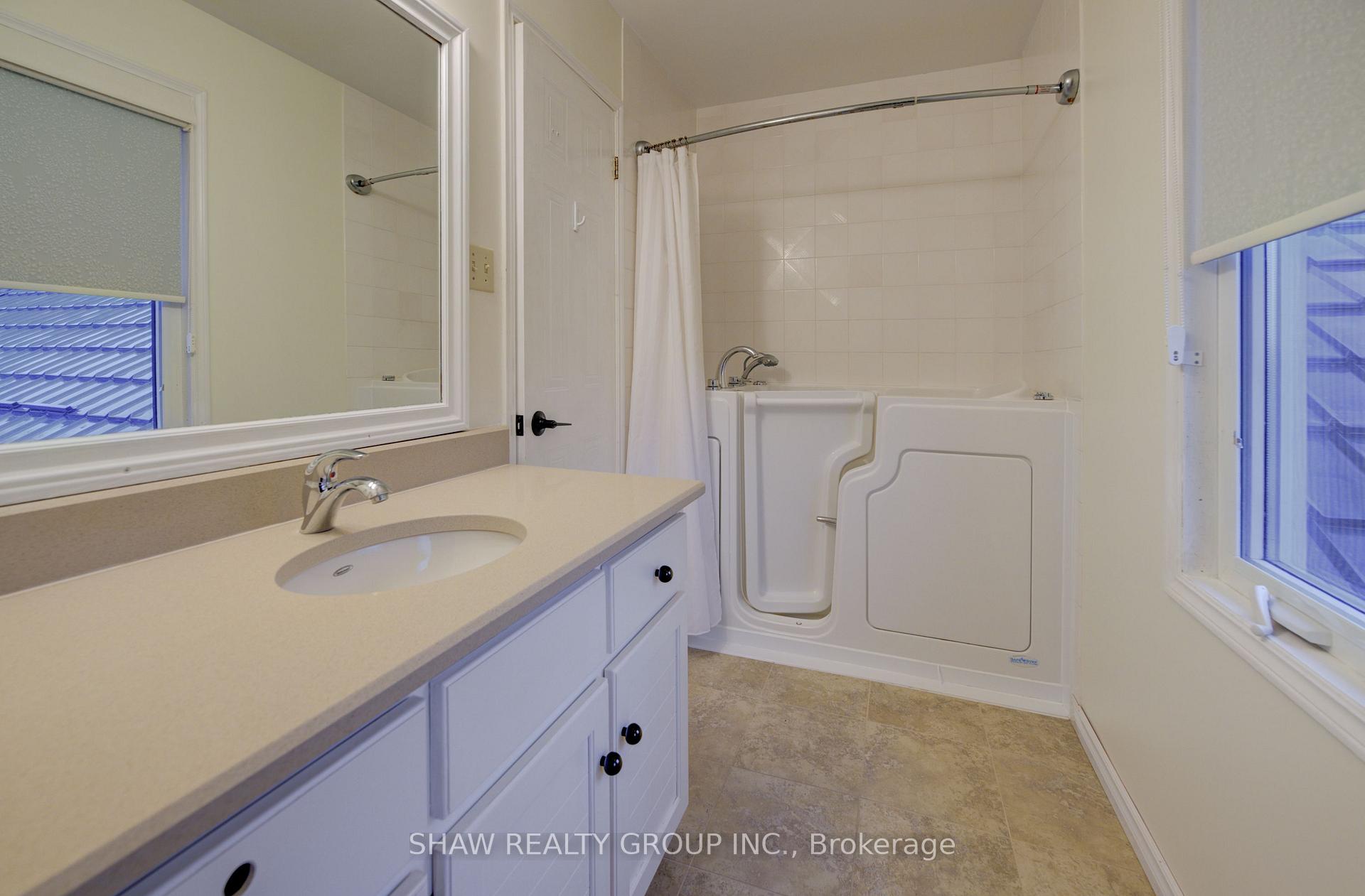 Photo 27 of 40 Linda Drive, Cambridge — HOMEH