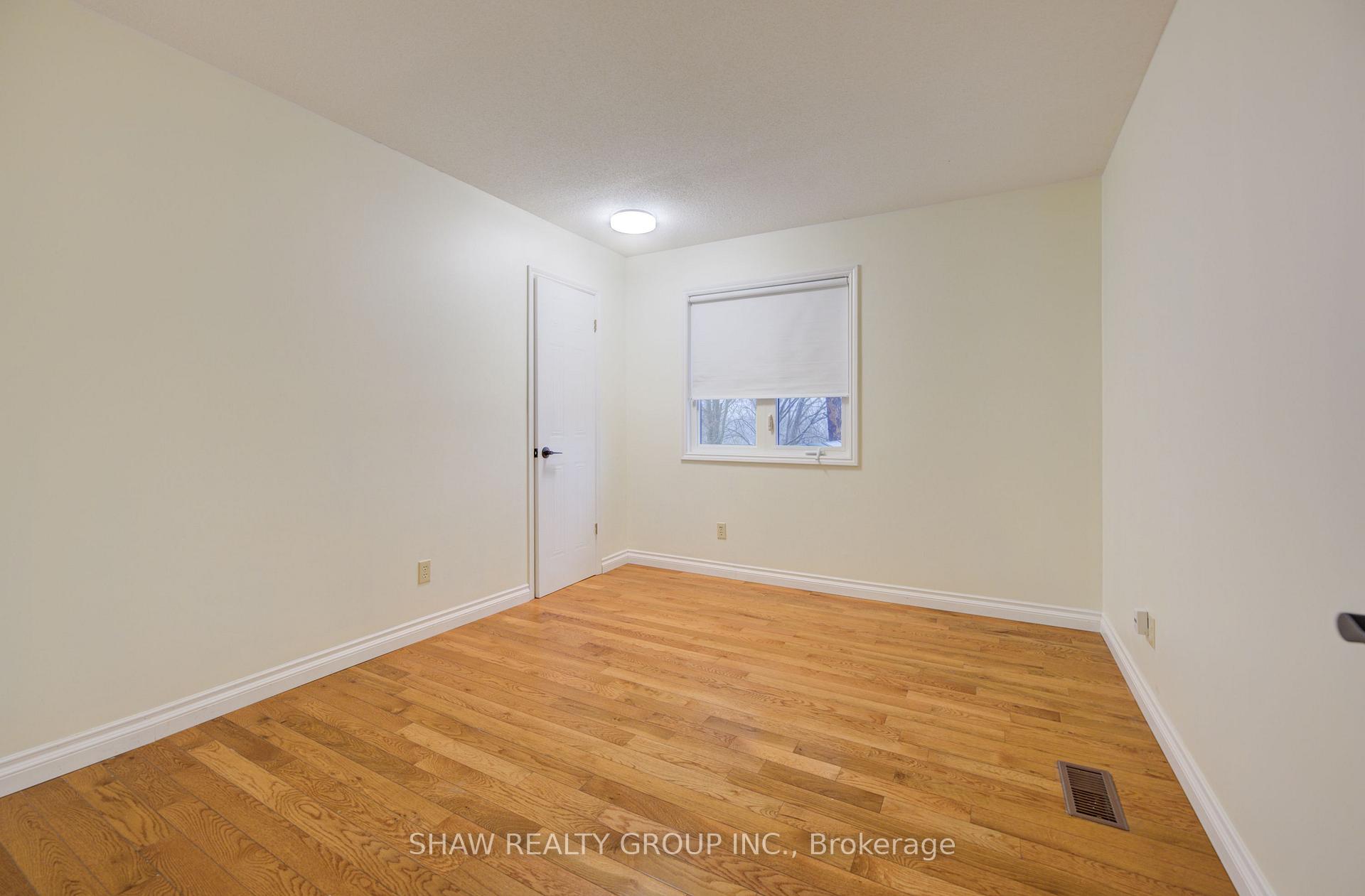 Photo 25 of 40 Linda Drive, Cambridge — HOMEH