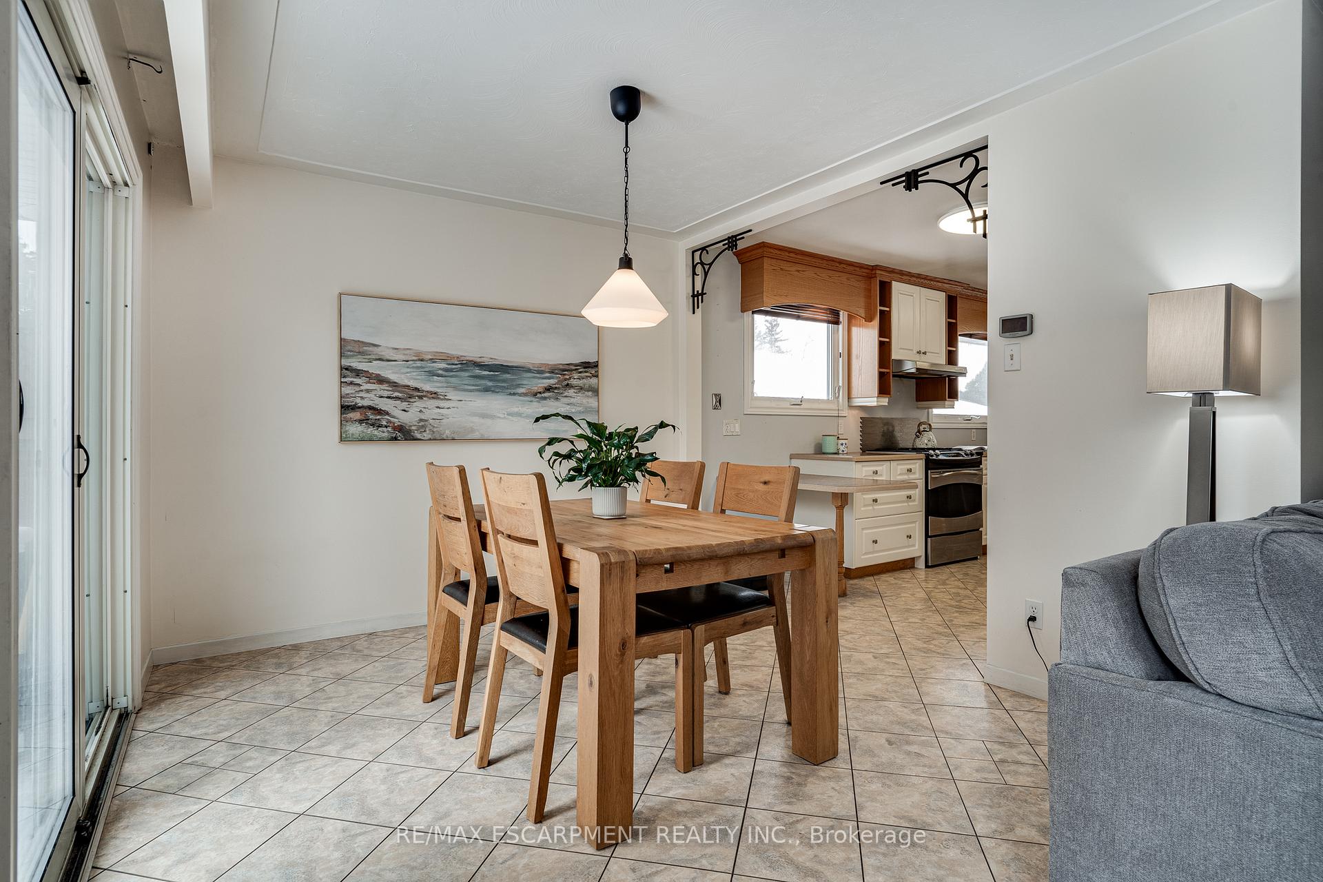 Photo 7 of 197 Pleasant Avenue, Hamilton, Dundas — HOMEH