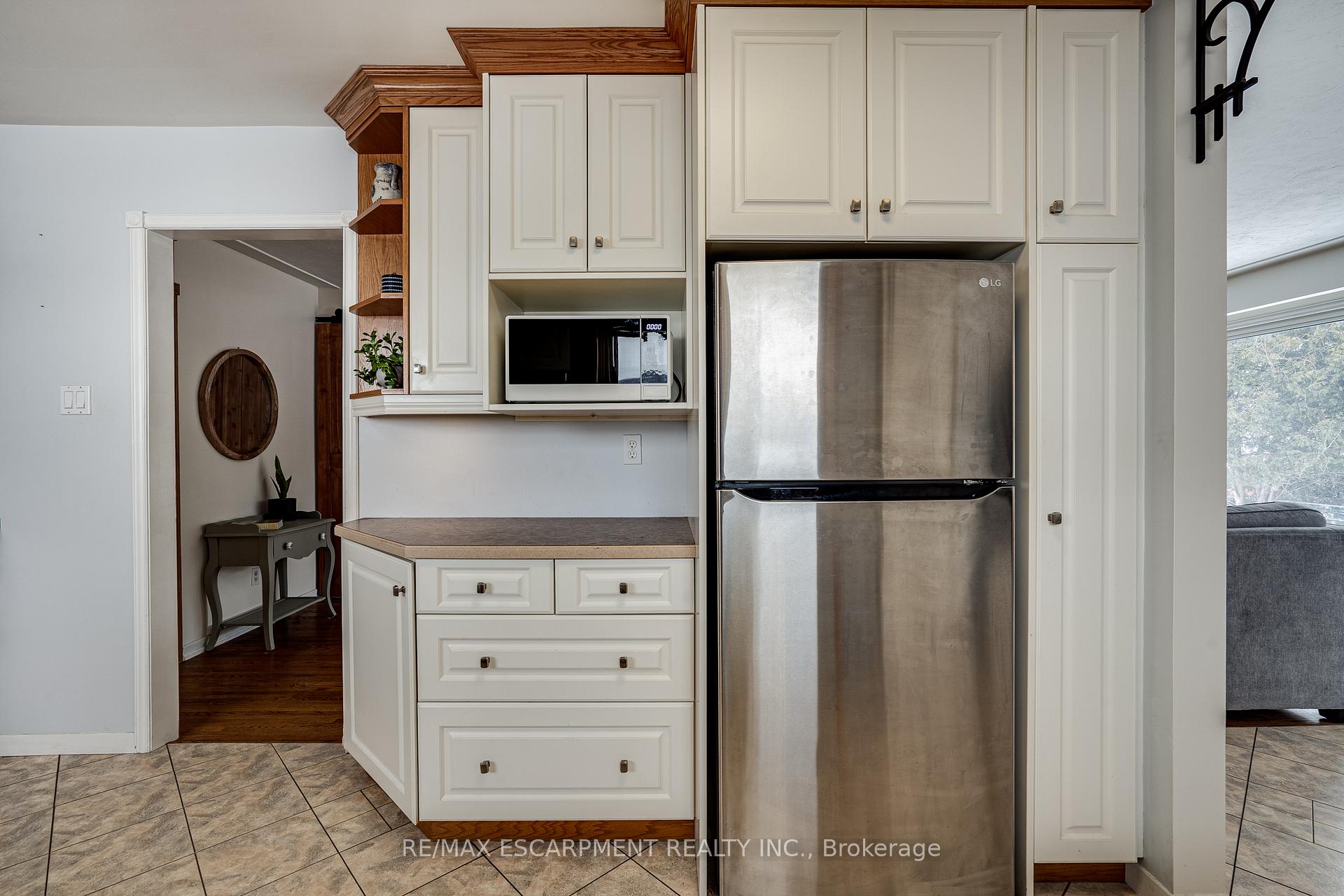 Photo 17 of 197 Pleasant Avenue, Hamilton, Dundas — HOMEH