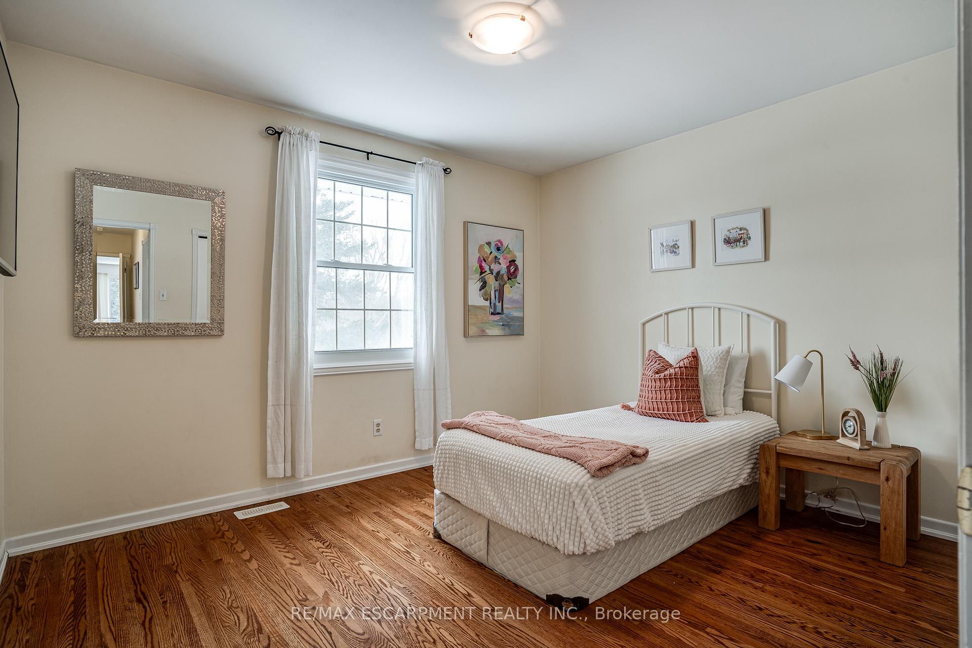 Photo 22 of 197 Pleasant Avenue, Hamilton, Dundas — HOMEH