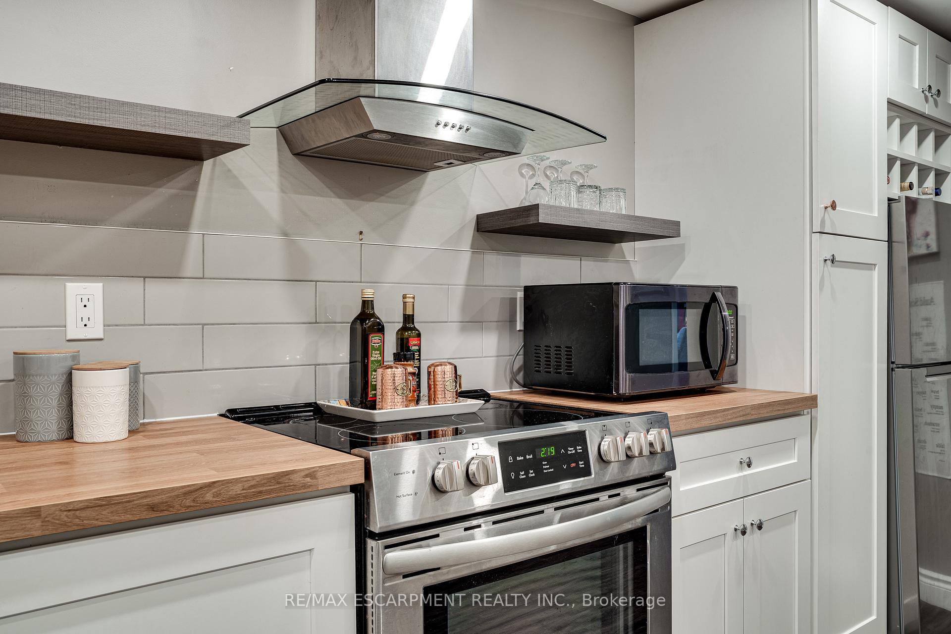 Photo 38 of 197 Pleasant Avenue, Hamilton, Dundas — HOMEH