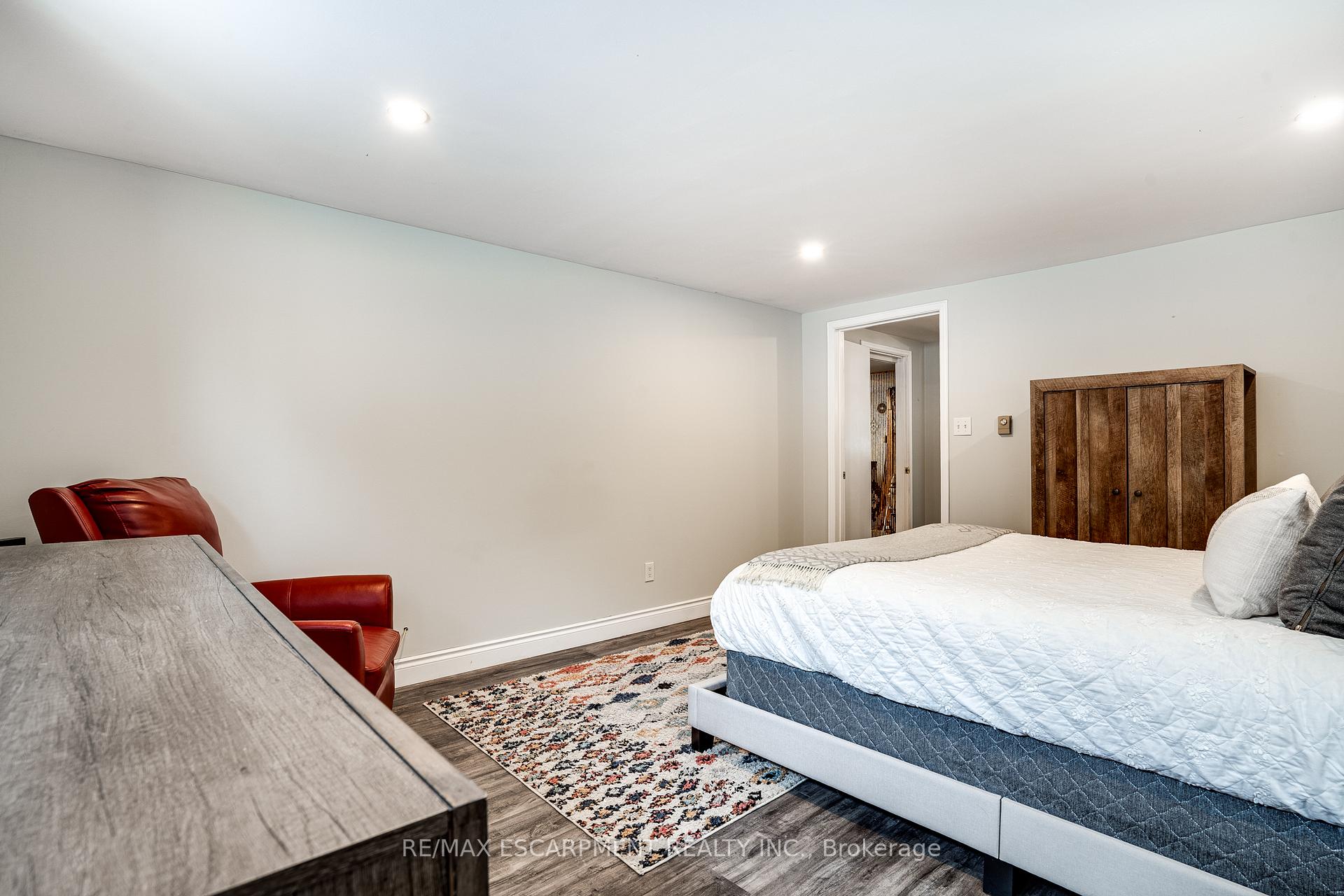 Photo 33 of 197 Pleasant Avenue, Hamilton, Dundas — HOMEH