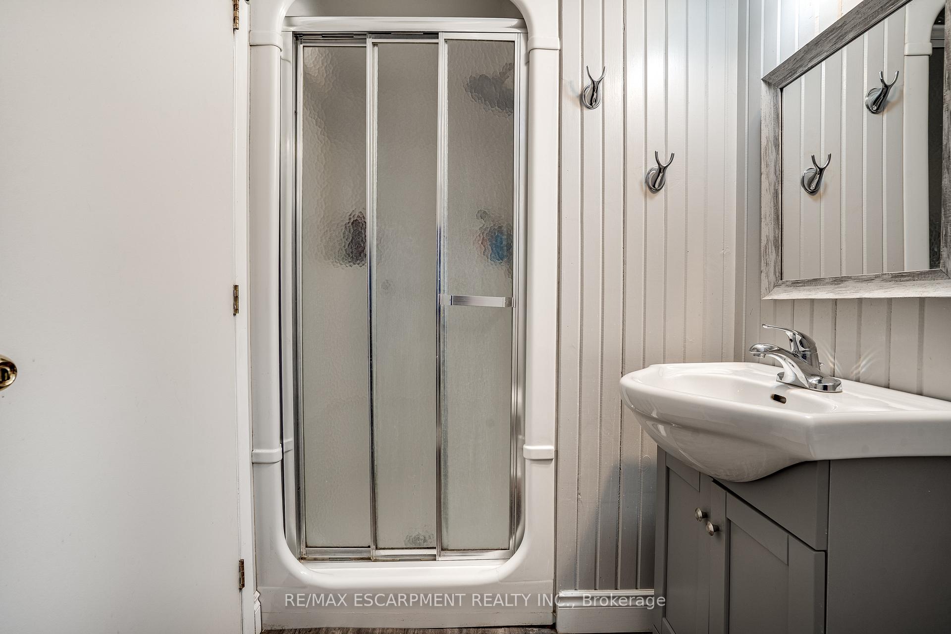 Photo 42 of 197 Pleasant Avenue, Hamilton, Dundas — HOMEH