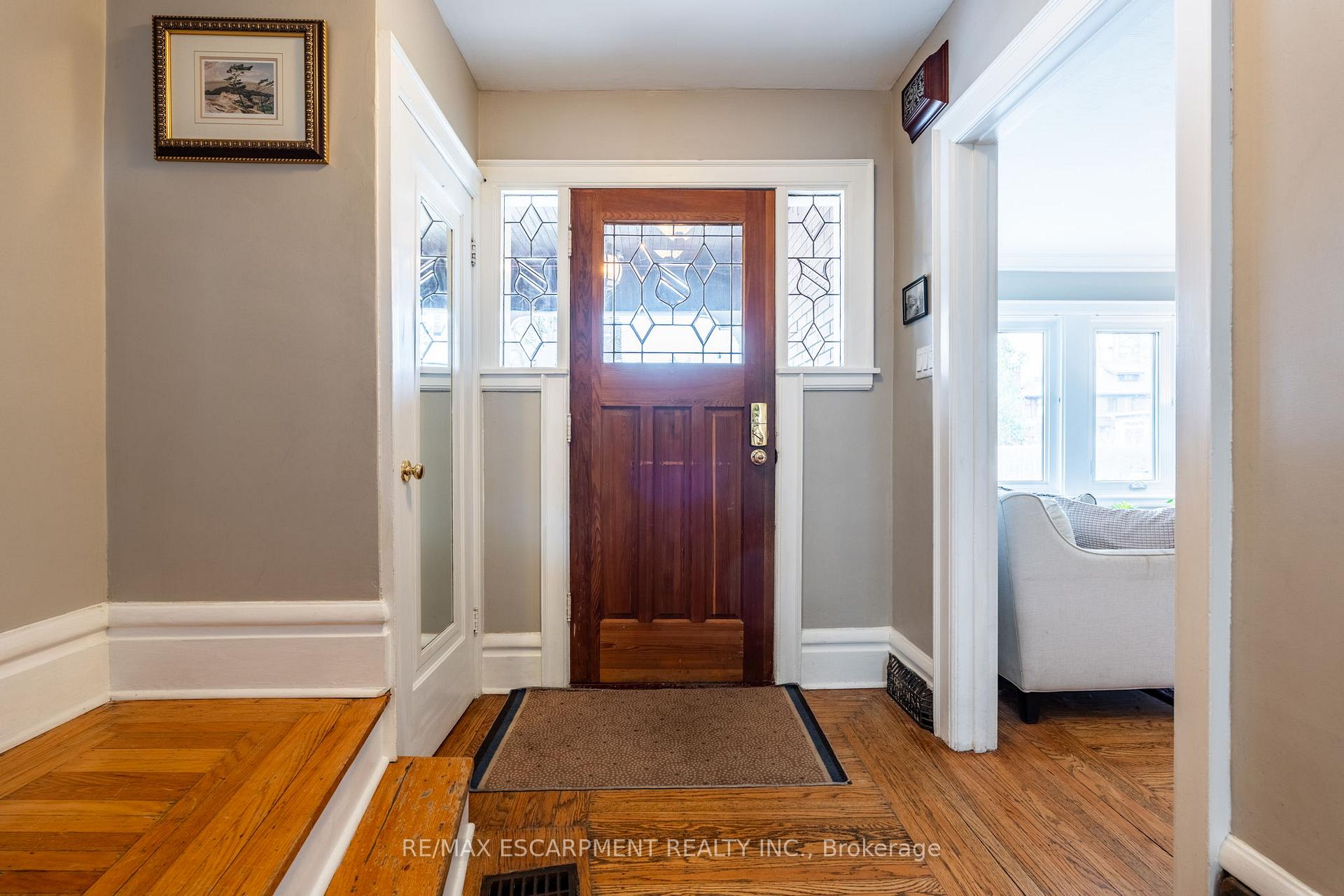 Photo 8 of 132 Dromore Crescent, Hamilton, Westdale — HOMEH