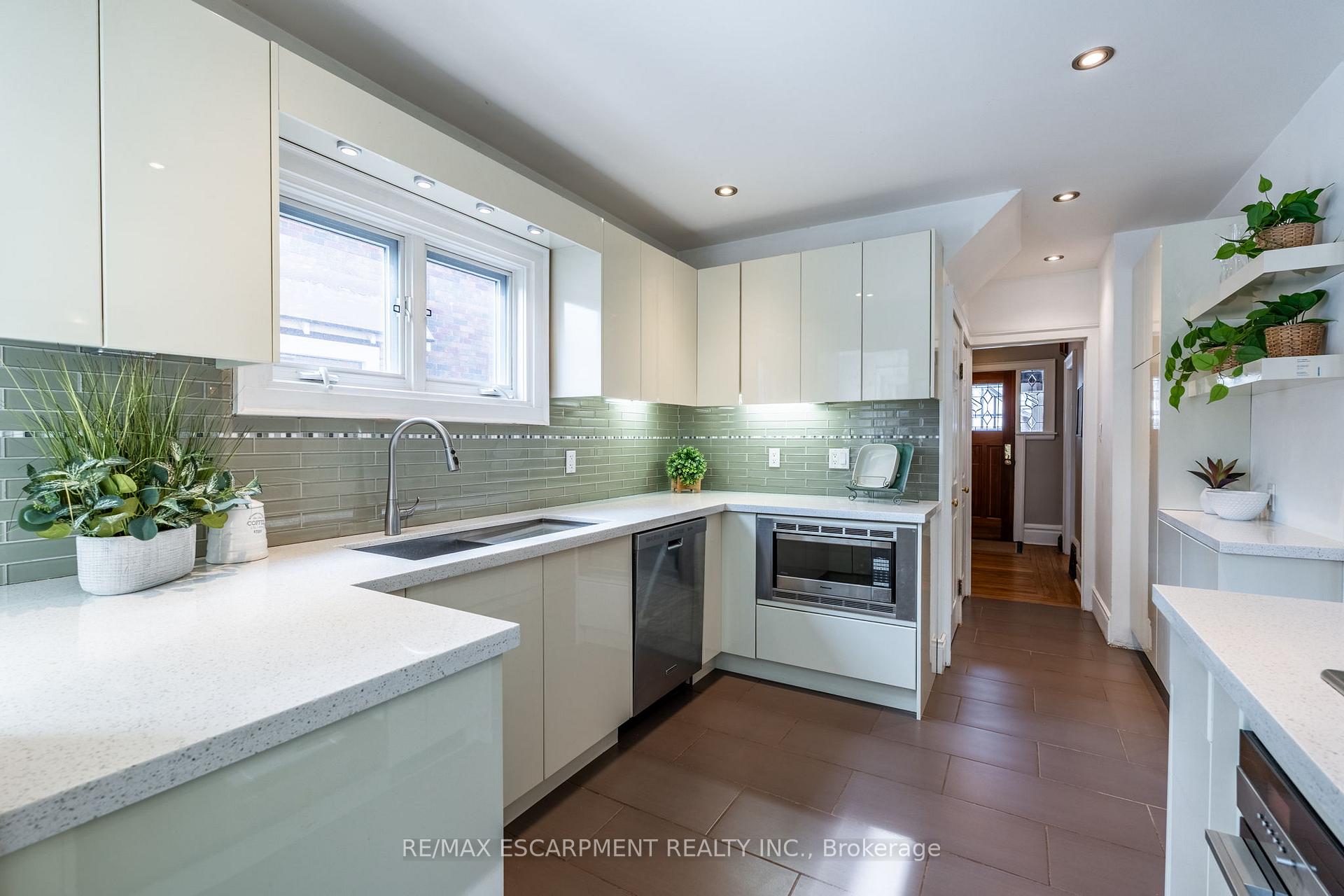 Photo 16 of 132 Dromore Crescent, Hamilton, Westdale — HOMEH