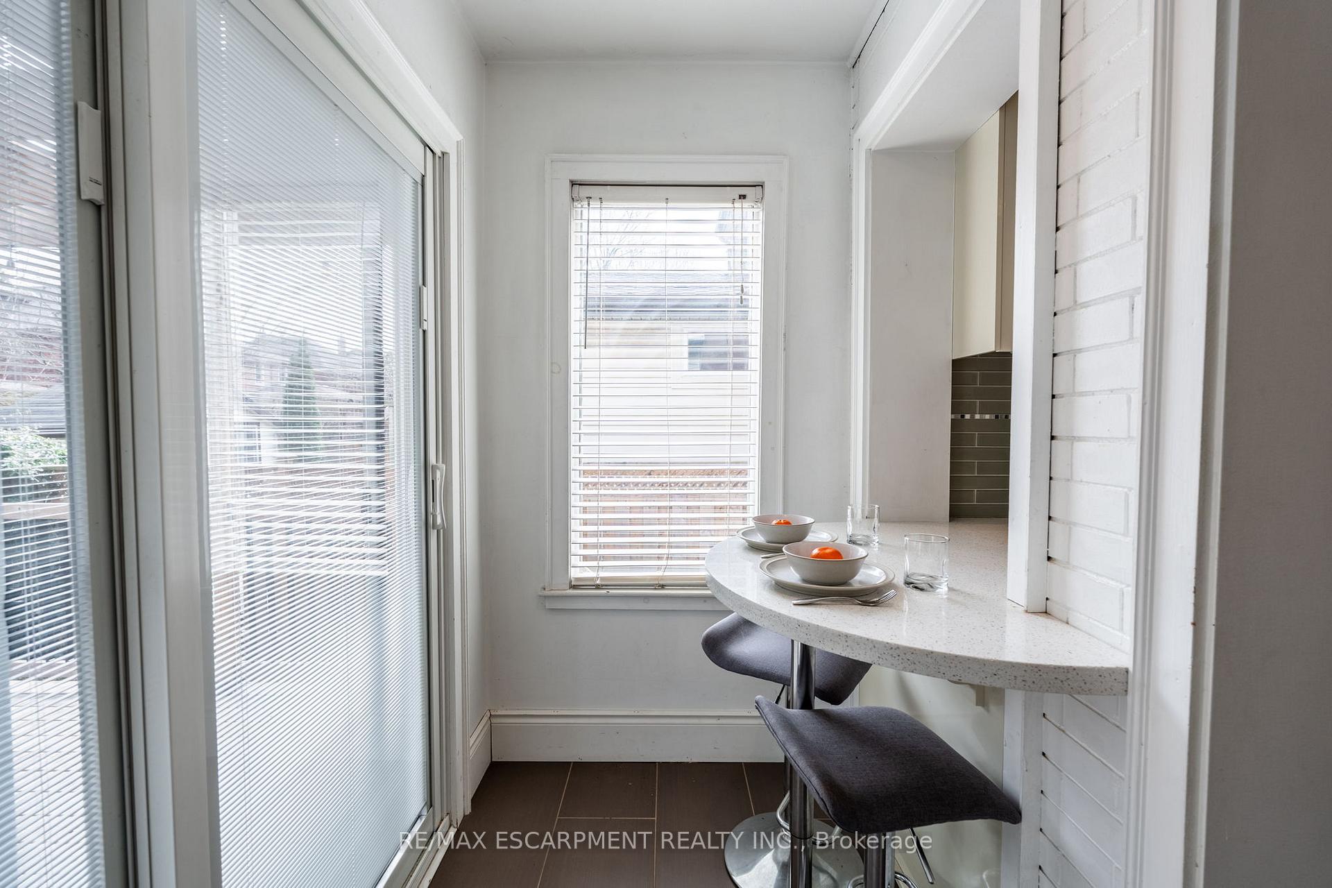 Photo 5 of 132 Dromore Crescent, Hamilton, Westdale — HOMEH