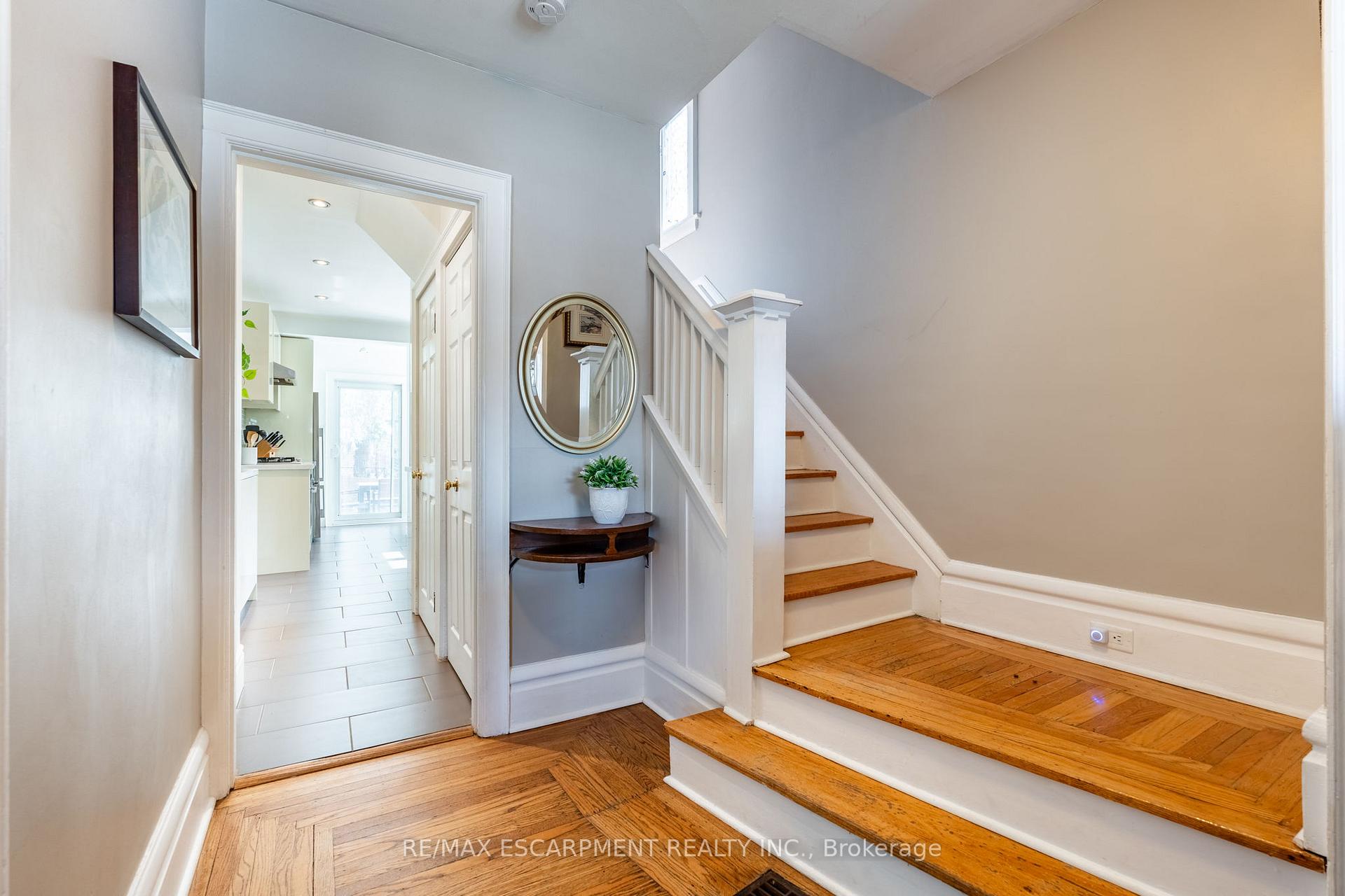 Photo 10 of 132 Dromore Crescent, Hamilton, Westdale — HOMEH