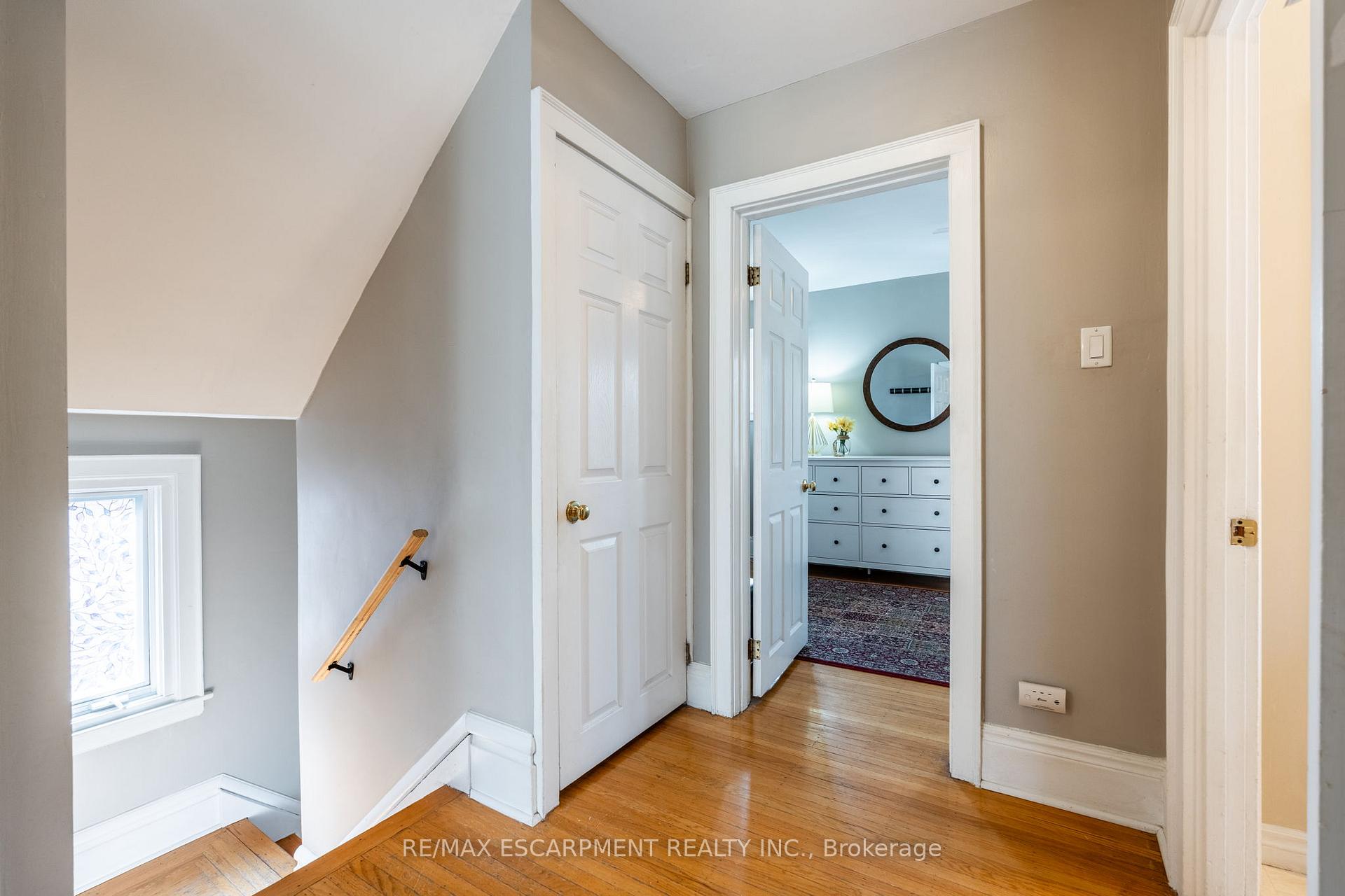 Photo 17 of 132 Dromore Crescent, Hamilton, Westdale — HOMEH