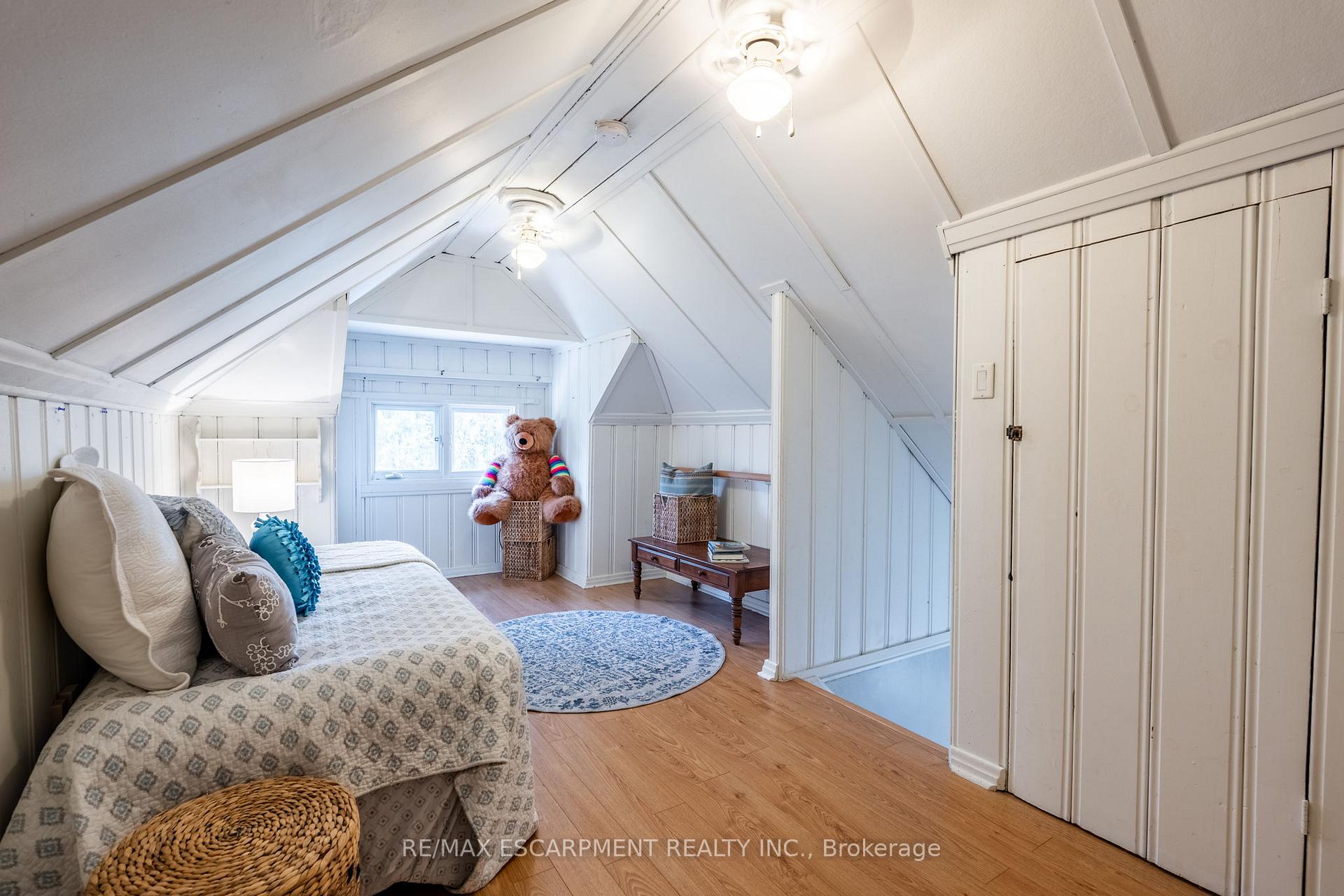 Photo 11 of 132 Dromore Crescent, Hamilton, Westdale — HOMEH