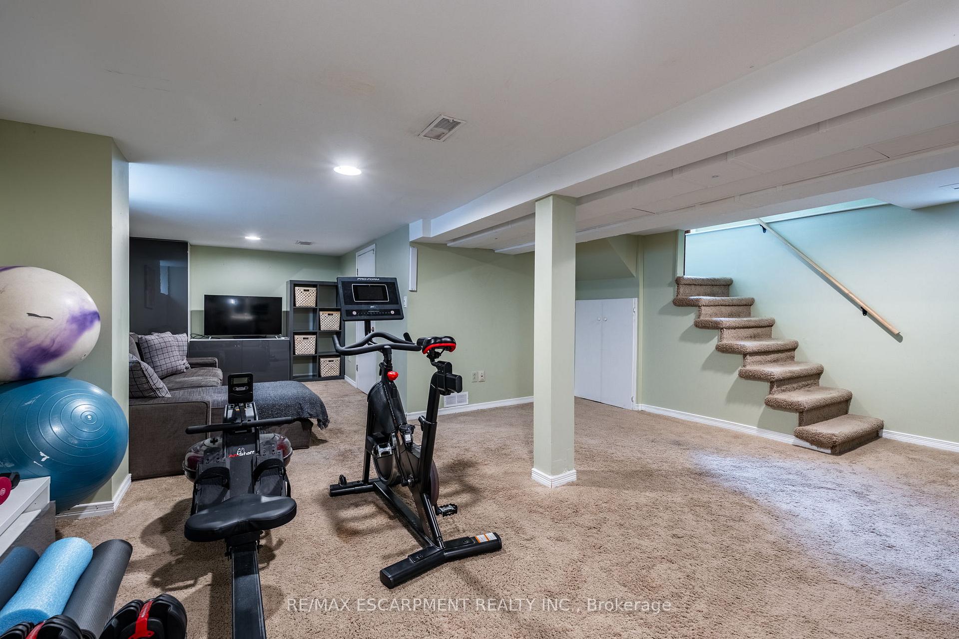 Photo 42 of 132 Dromore Crescent, Hamilton, Westdale — HOMEH