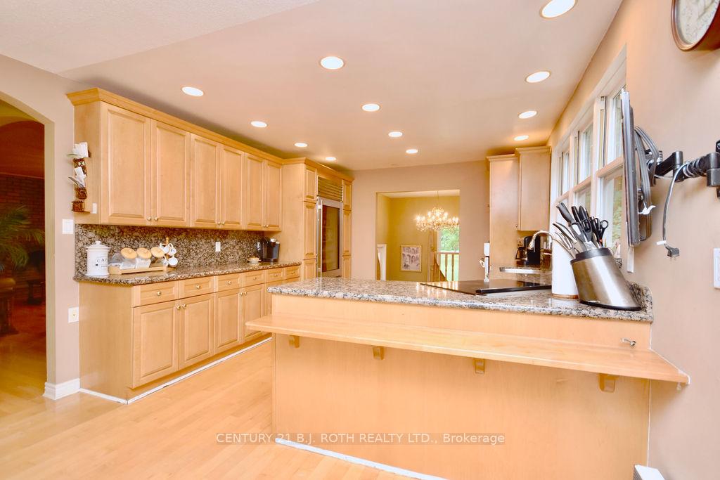Photo 5 of 264 Salem Road, Barrie, Rural Barrie Southwest — HOMEH