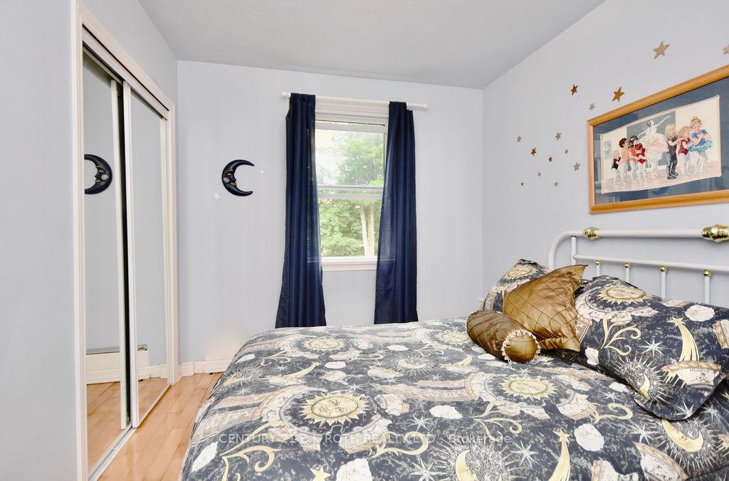 Photo 12 of 264 Salem Road, Barrie, Rural Barrie Southwest — HOMEH