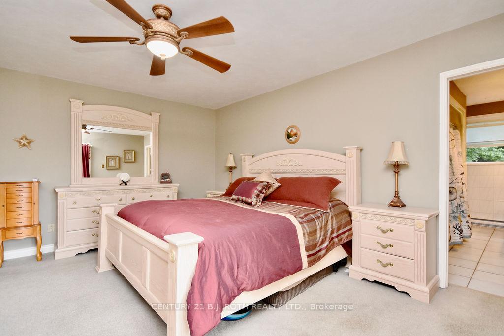 Photo 15 of 264 Salem Road, Barrie, Rural Barrie Southwest — HOMEH