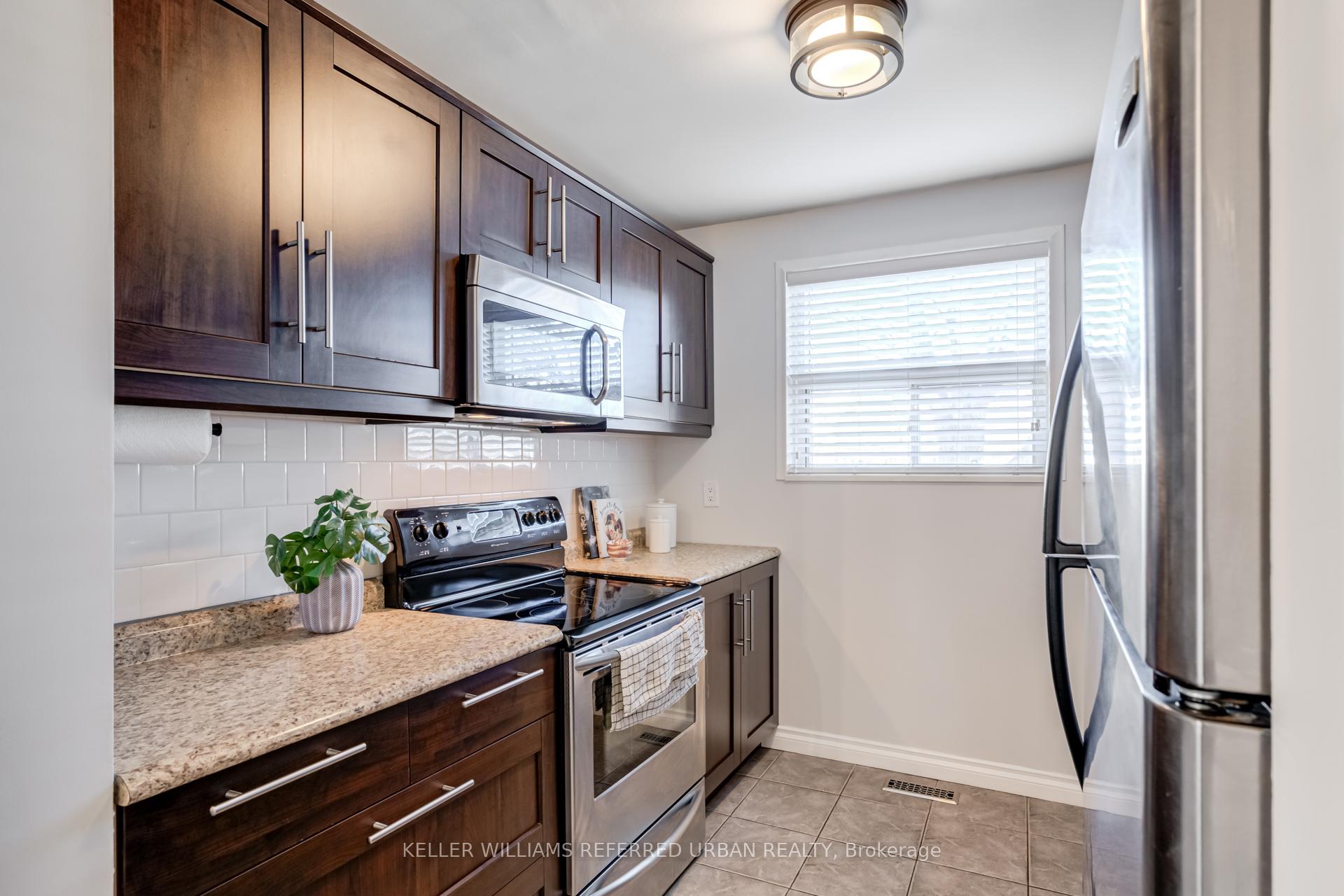 Photo 10 of 137 Gledhill Crescent, Hamilton, Gourley — HOMEH
