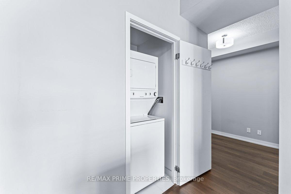 Photo 5 of Unit 2201, 89 Dunfield Avenue, Toronto, Mount Pleasant West — HOMEH
