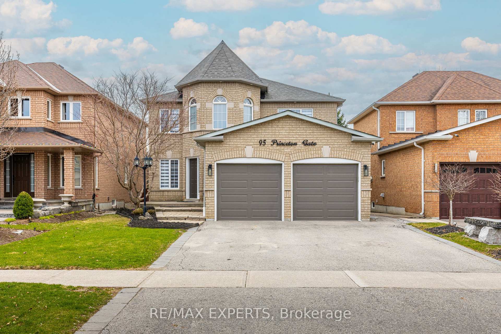 Photo 5 of 95 Princeton Gate, Vaughan, Maple — HOMEH