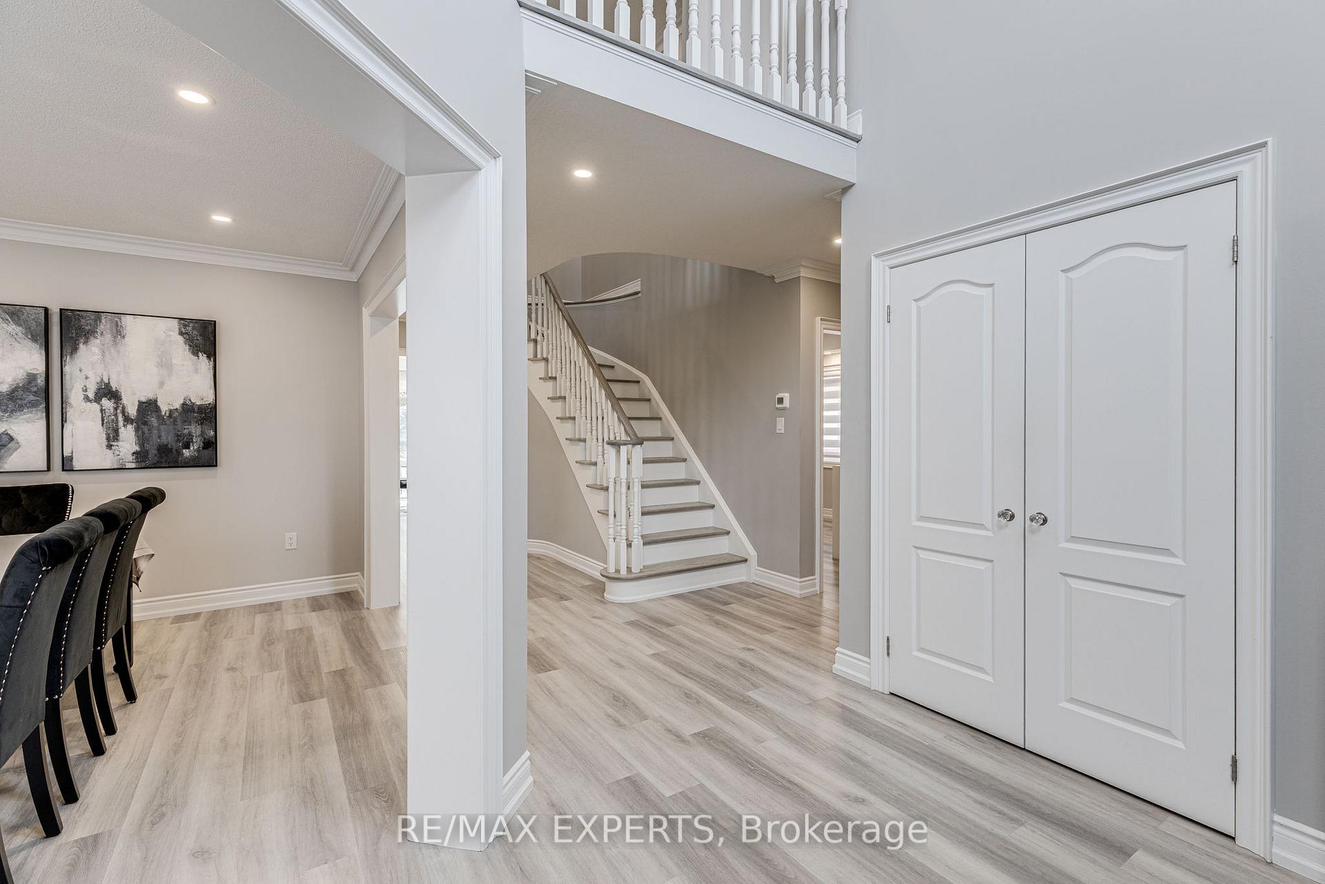 Photo 2 of 95 Princeton Gate, Vaughan, Maple — HOMEH