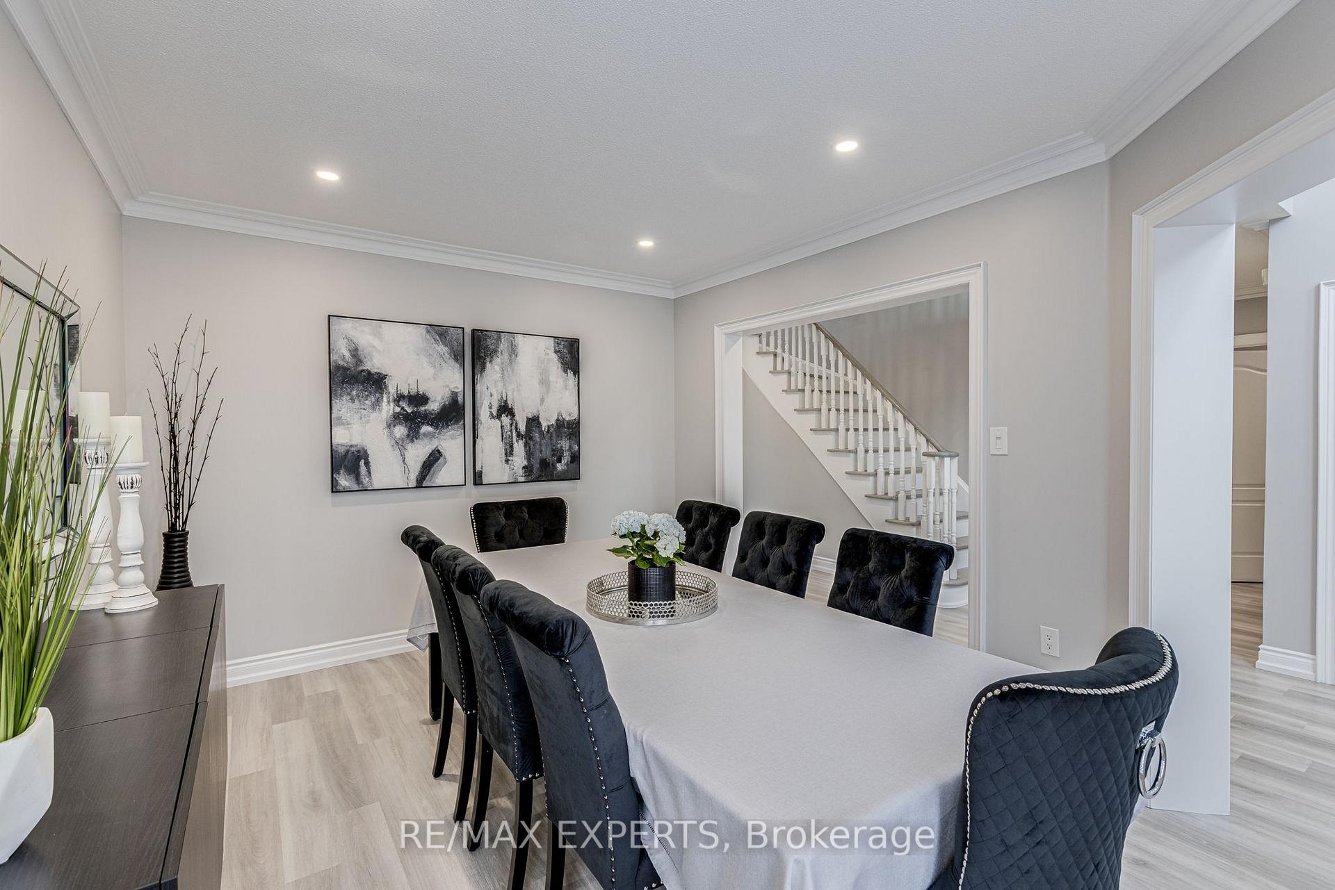 Photo 4 of 95 Princeton Gate, Vaughan, Maple — HOMEH