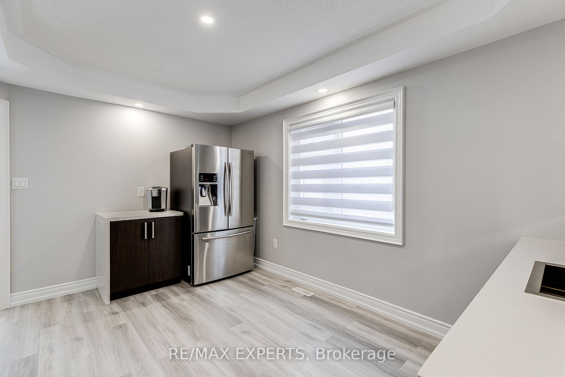 Photo 8 of 95 Princeton Gate, Vaughan, Maple — HOMEH
