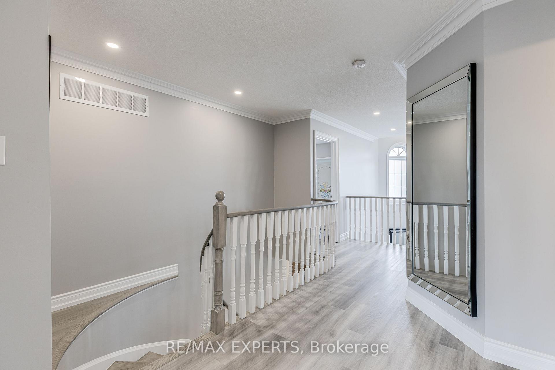 Photo 17 of 95 Princeton Gate, Vaughan, Maple — HOMEH